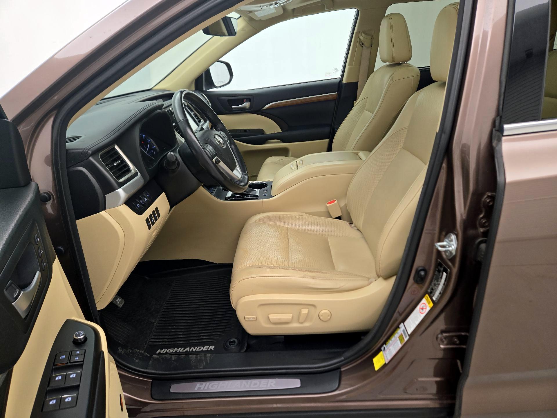 Thumbnail: 2017 Toyota Highlander - 11