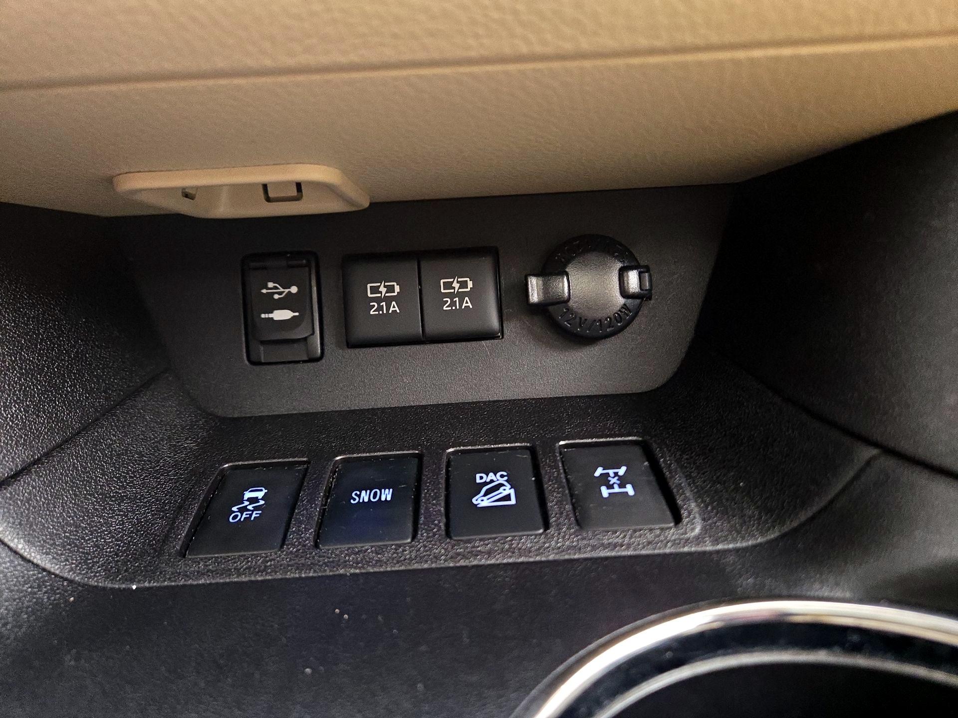 Thumbnail: 2017 Toyota Highlander - 18
