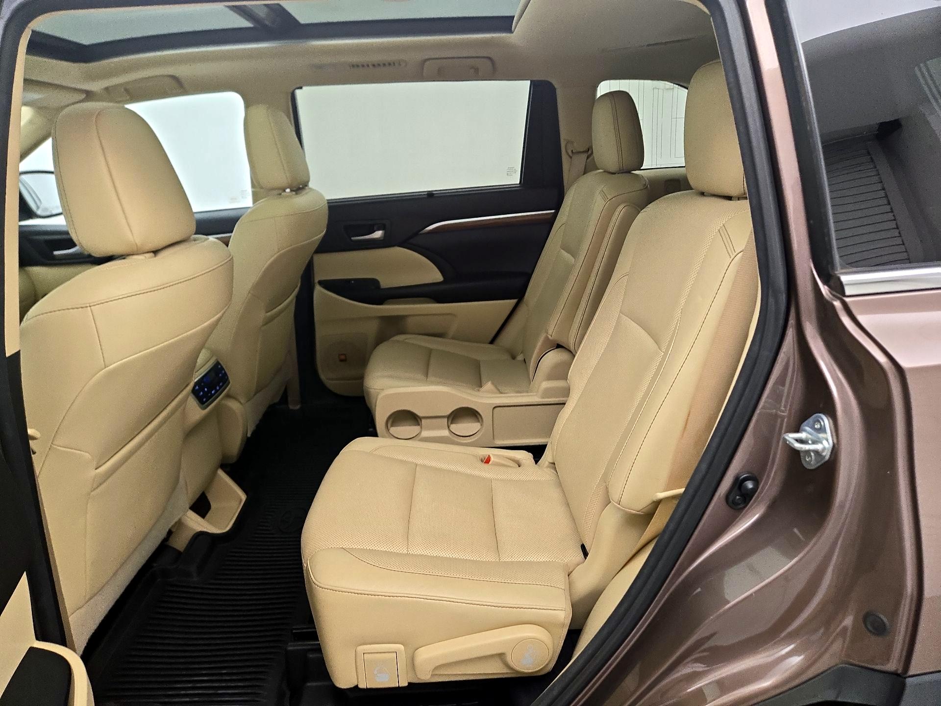 Thumbnail: 2017 Toyota Highlander - 20