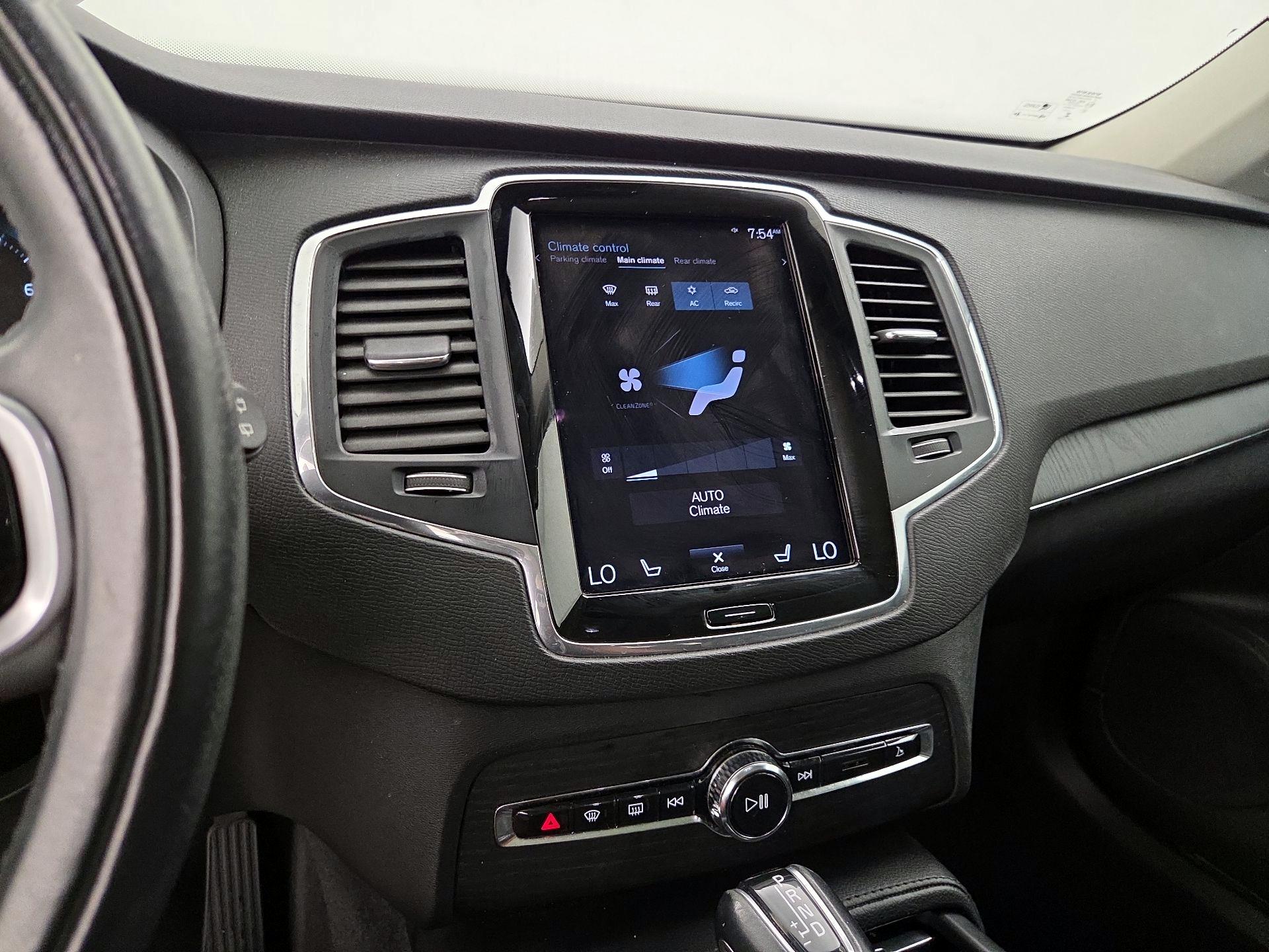 Thumbnail: 2020 Volvo XC90 - 17