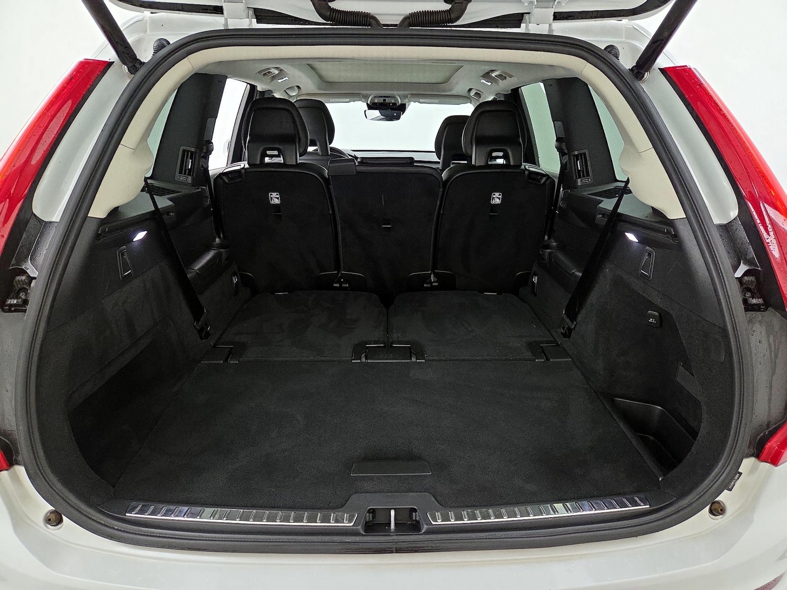 2020 Volvo XC90 Momentum - Photo 25