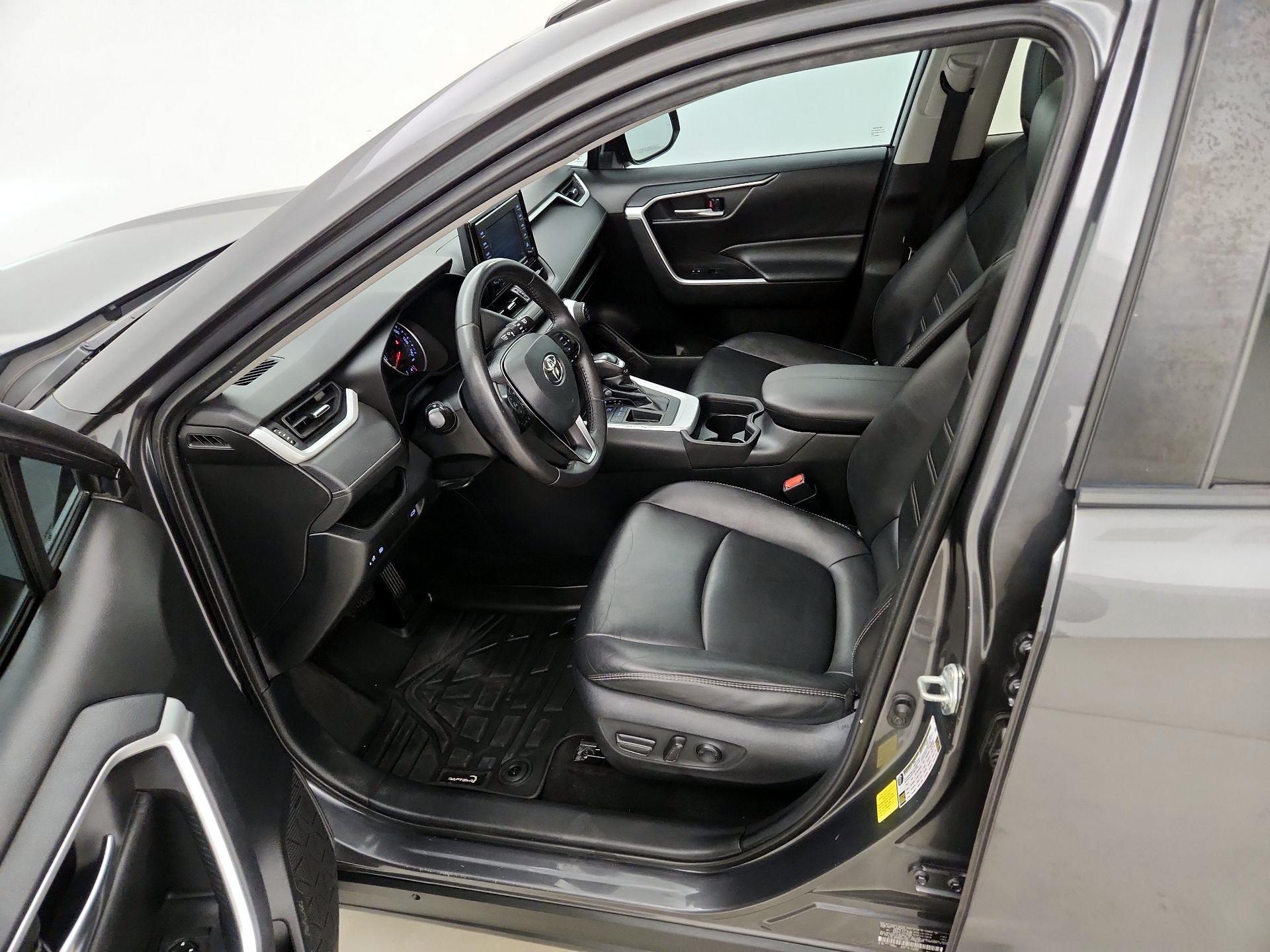 Thumbnail: 2021 Toyota RAV4 - 11