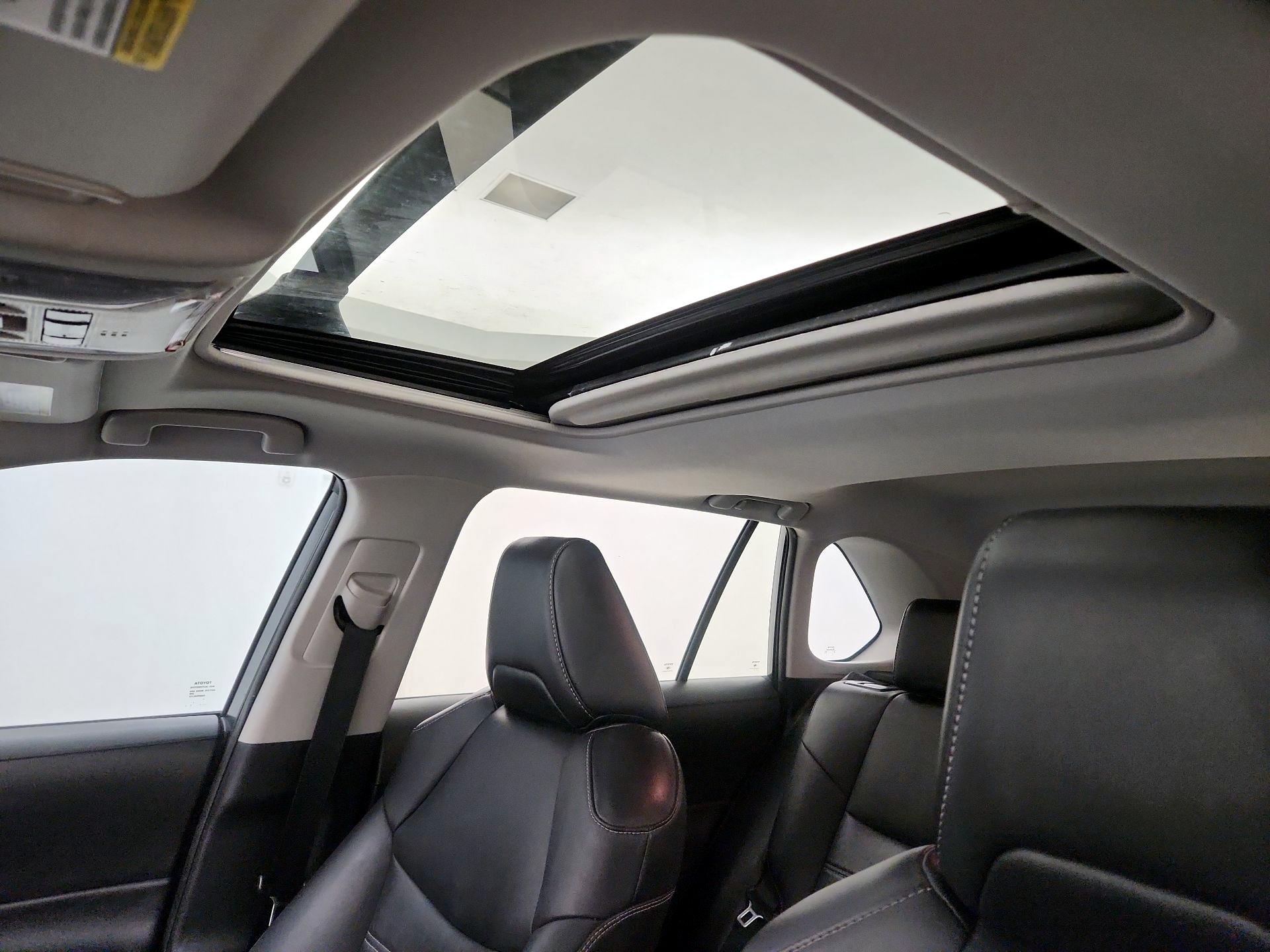 Thumbnail: 2021 Toyota RAV4 - 19