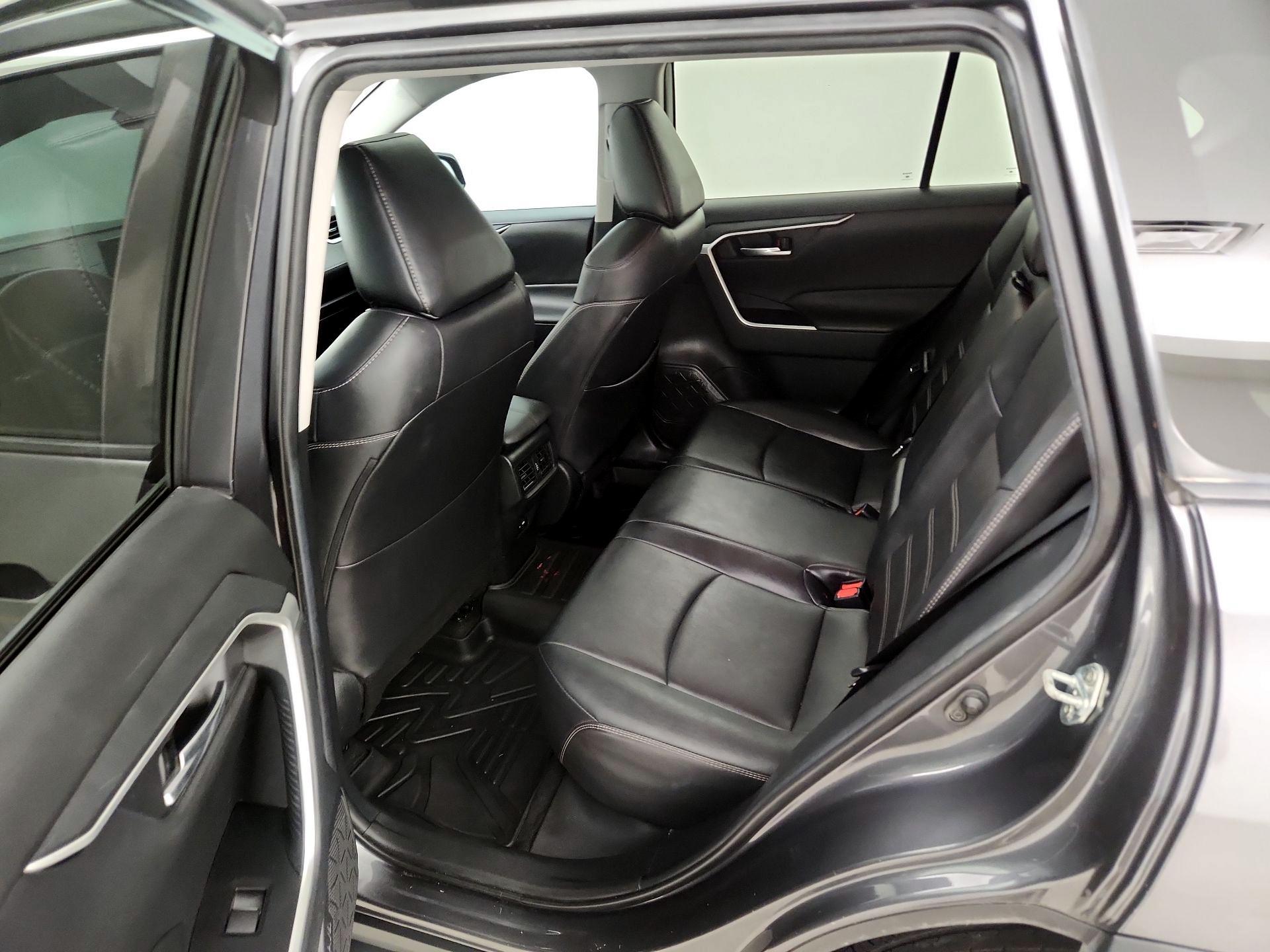 Thumbnail: 2021 Toyota RAV4 - 20