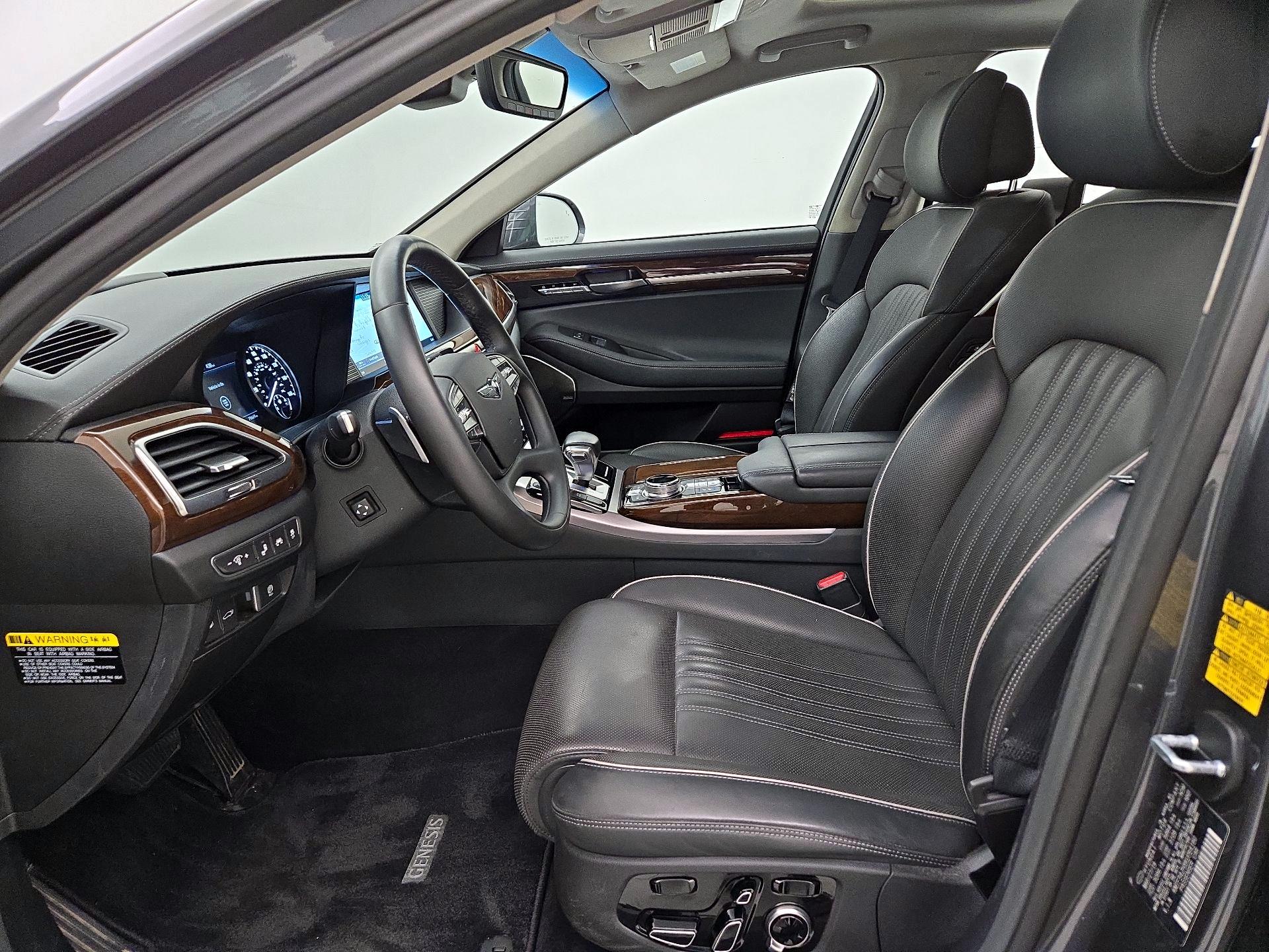 Thumbnail: 2019 Genesis G90 - 11