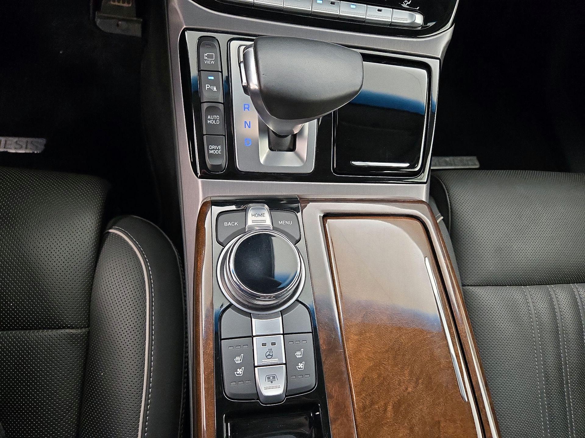Thumbnail: 2019 Genesis G90 - 18