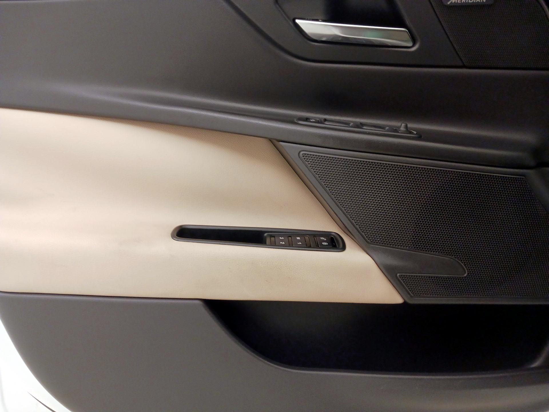 Thumbnail: 2019 Jaguar XE - 12