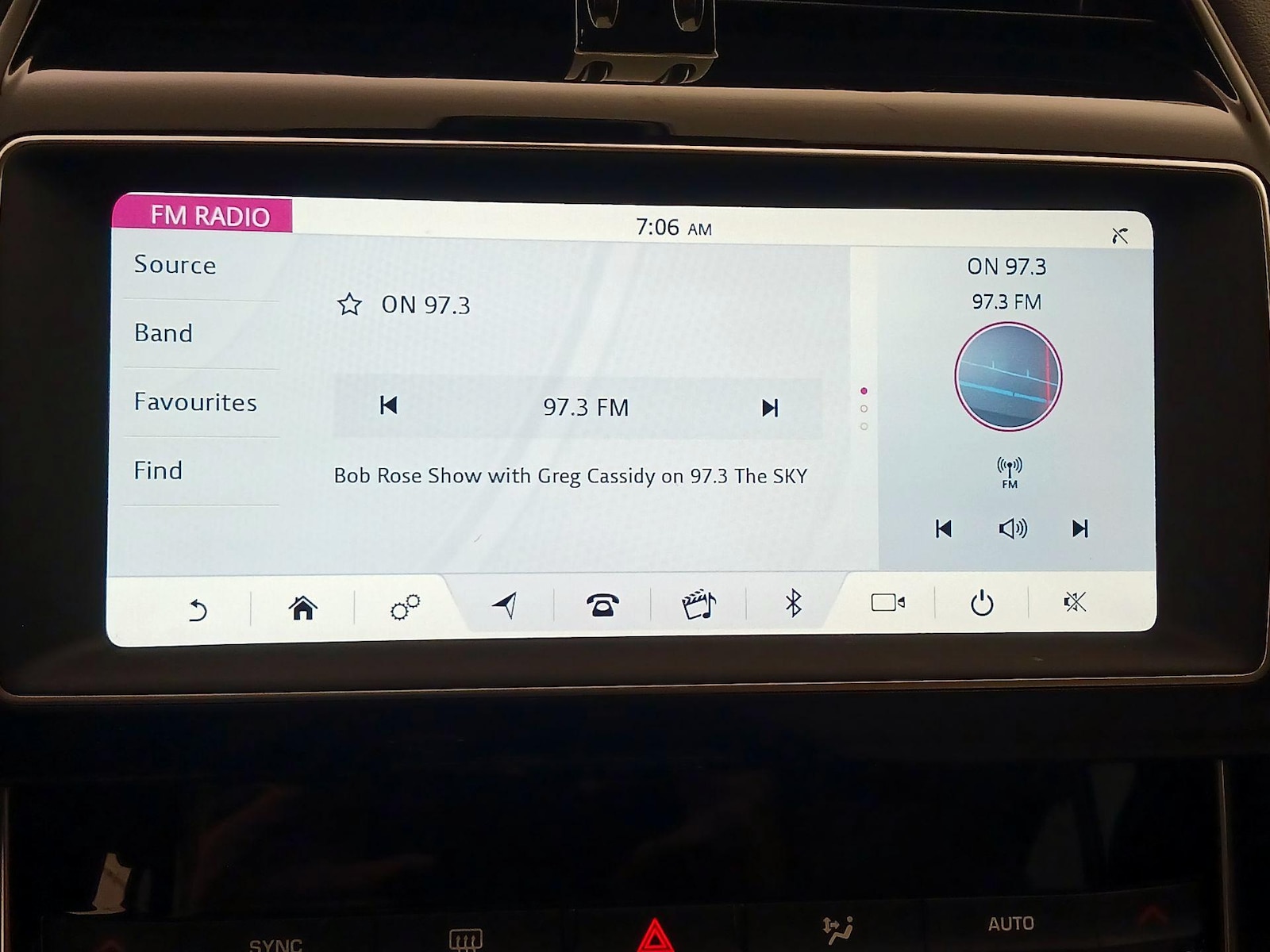 2019 Jaguar XE Premium - Photo 17
