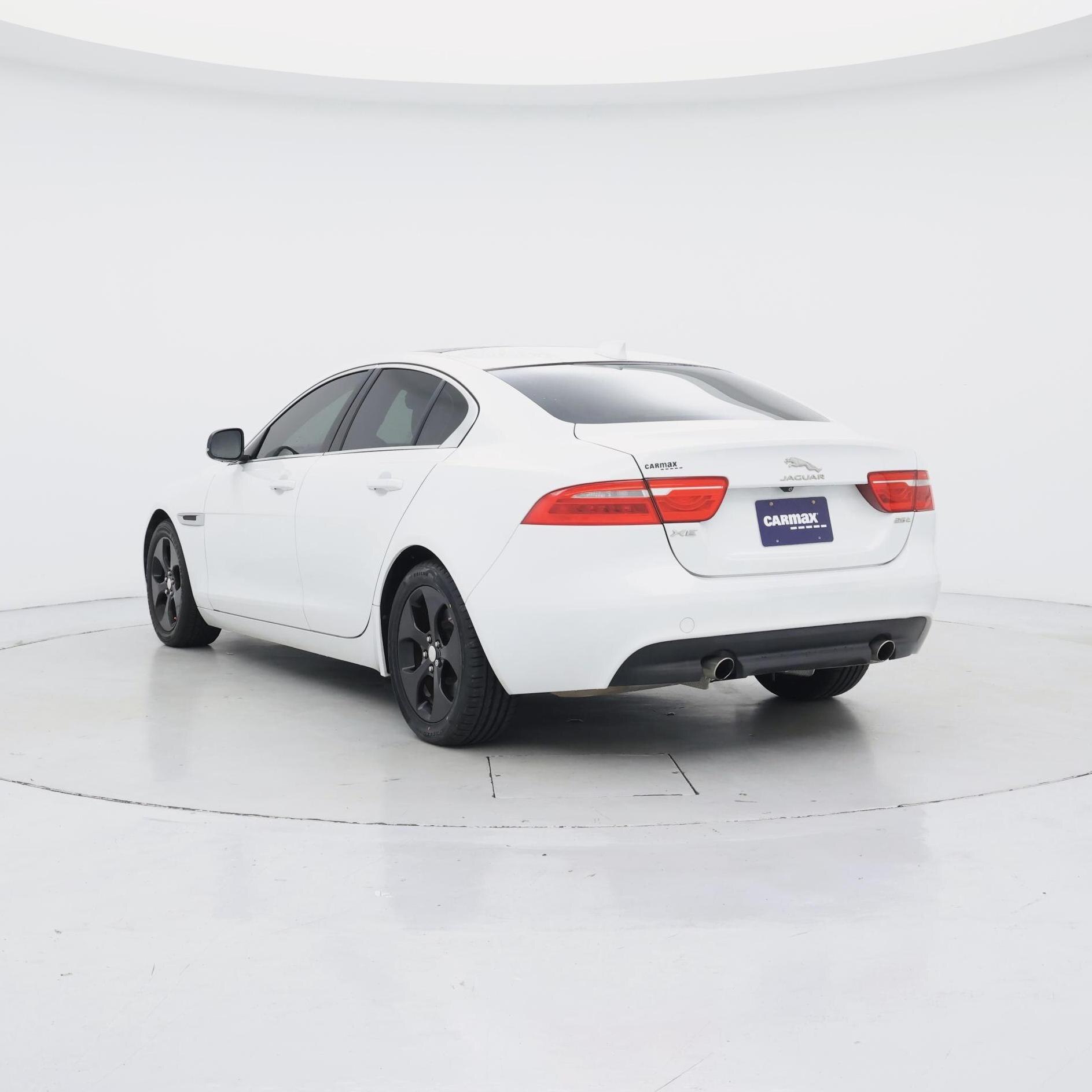 Thumbnail: 2019 Jaguar XE - 2
