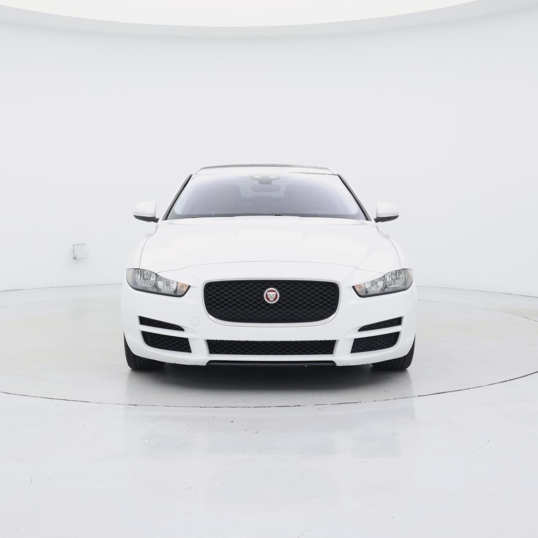 Thumbnail: 2019 Jaguar XE - 5