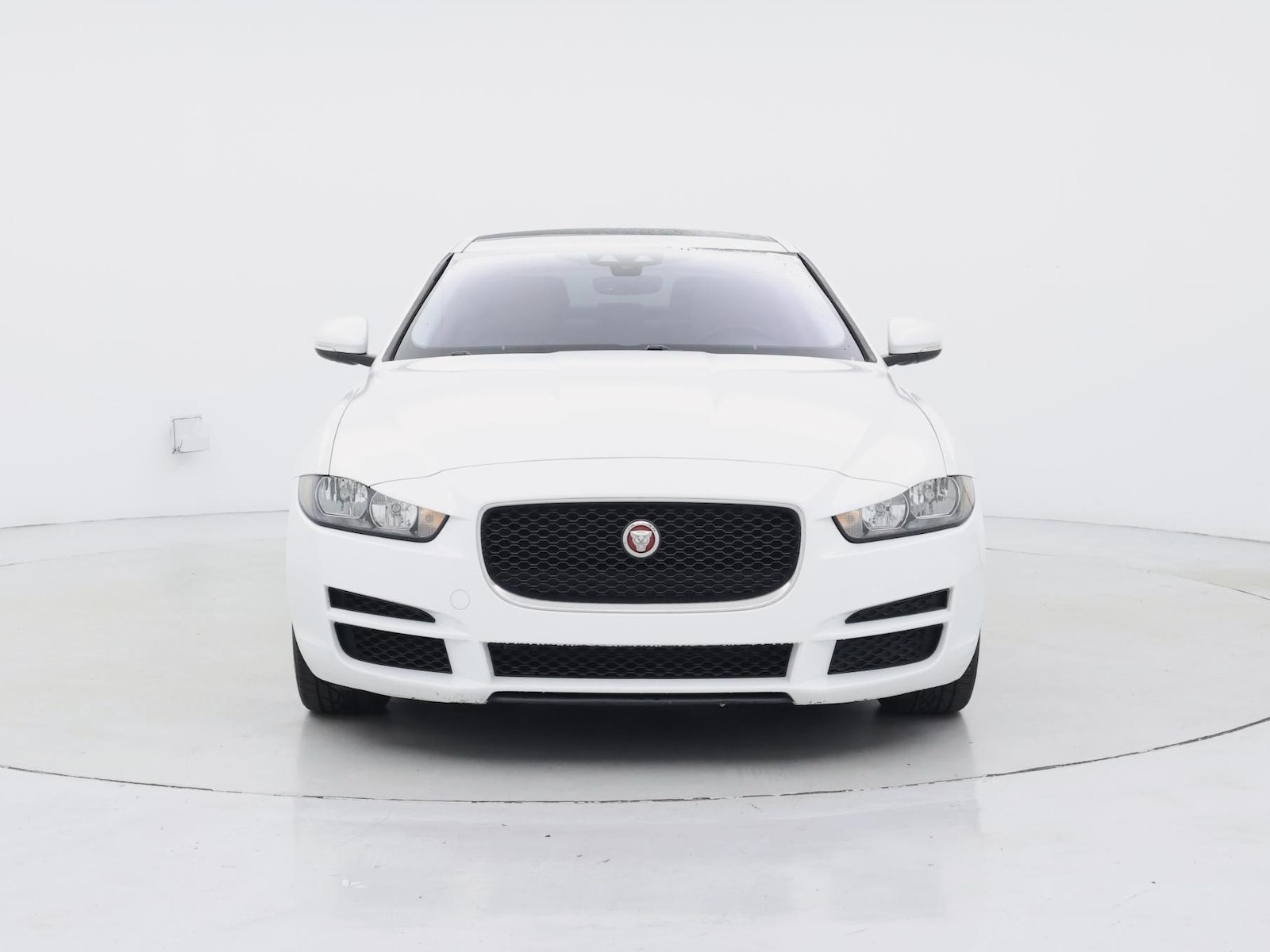 2019 Jaguar XE Premium - Photo 6