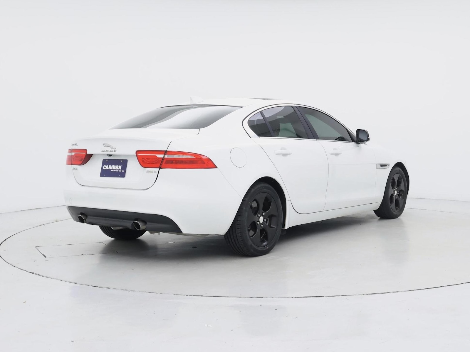 2019 Jaguar XE Premium - Photo 9