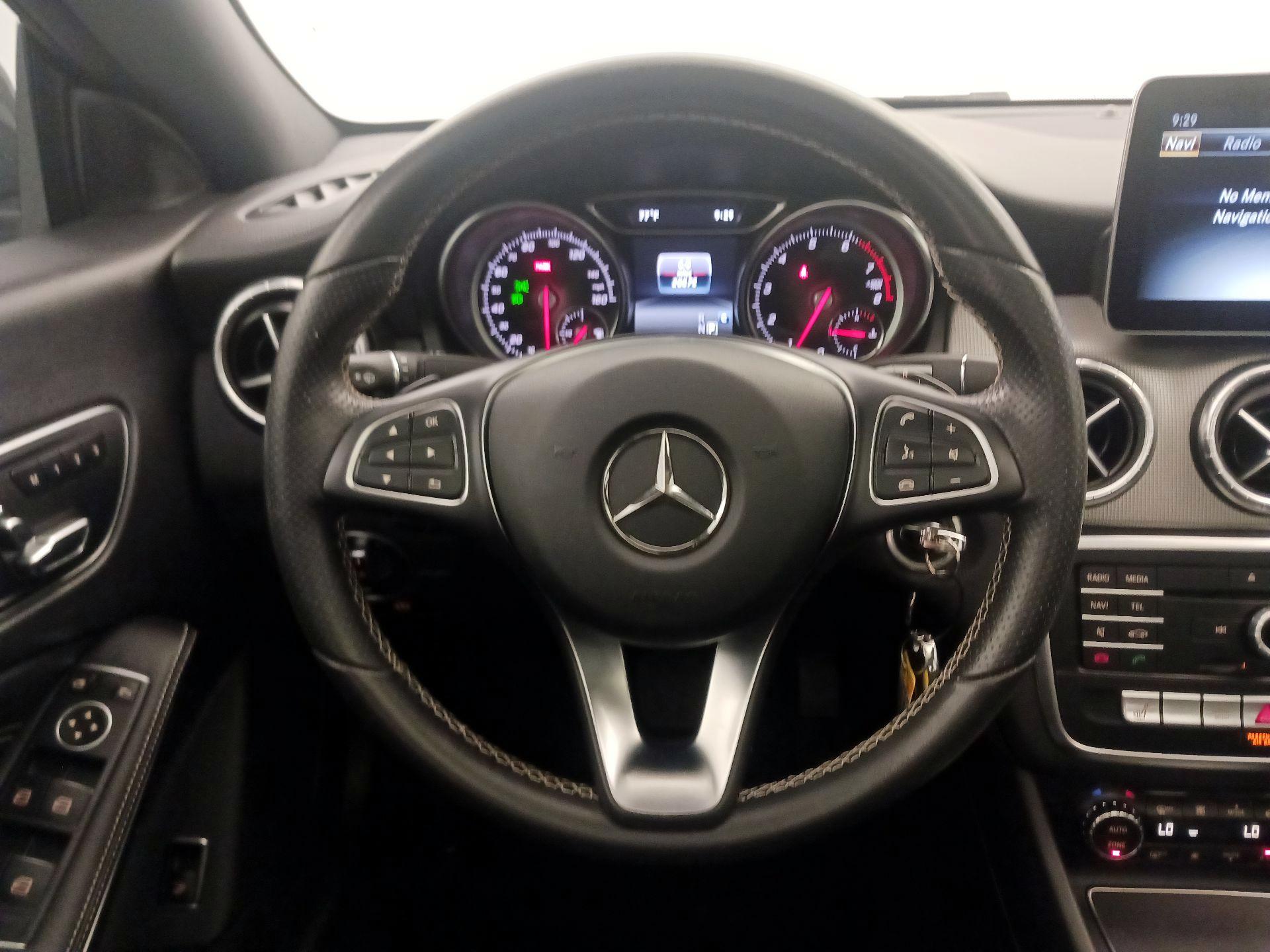 Thumbnail: 2018 Mercedes-Benz CLA - 10