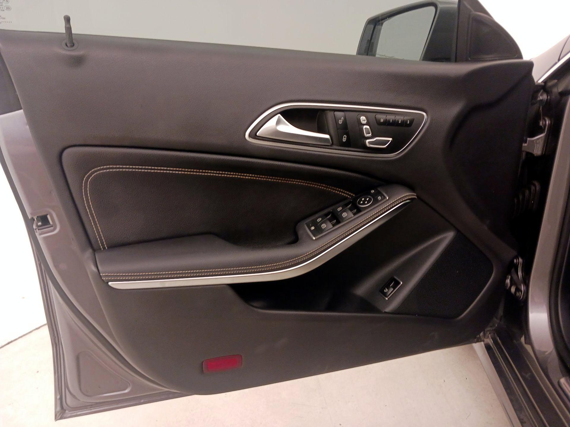 Thumbnail: 2018 Mercedes-Benz CLA - 12