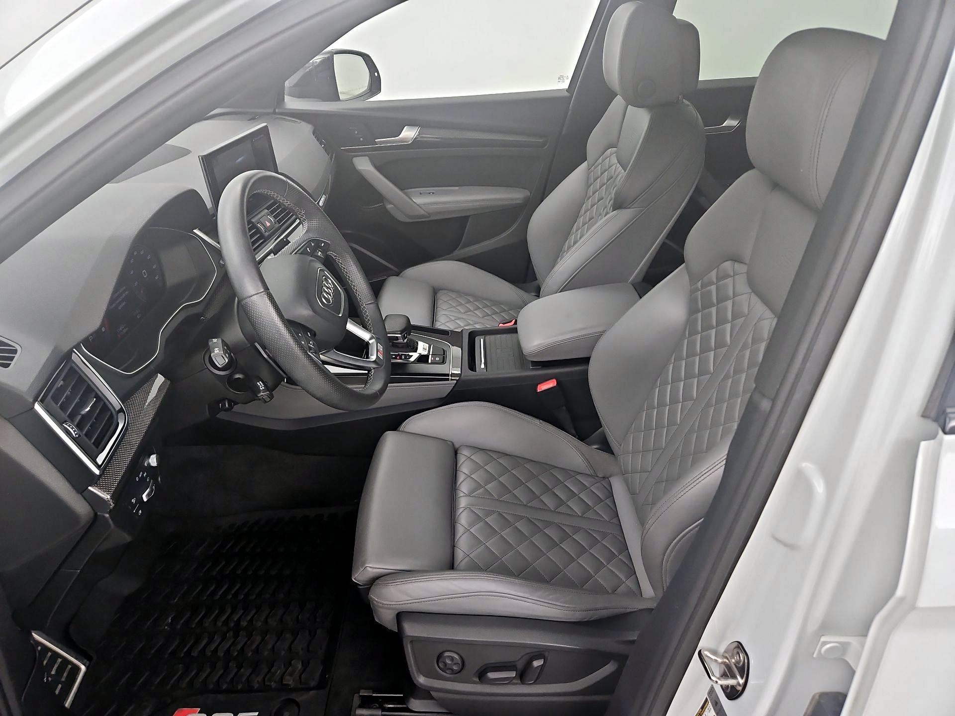 Thumbnail: 2021 Audi SQ5 - 11