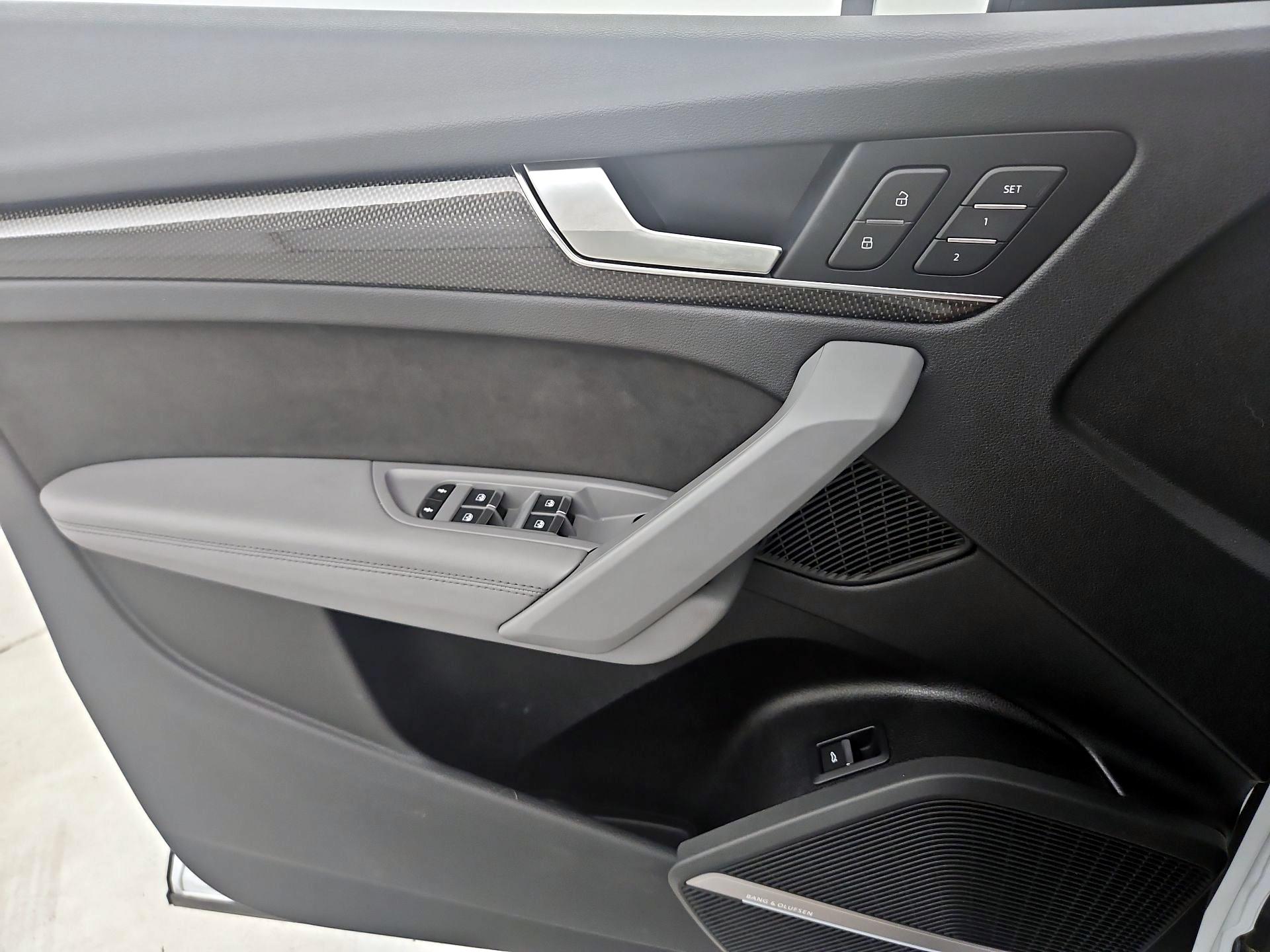 Thumbnail: 2021 Audi SQ5 - 12