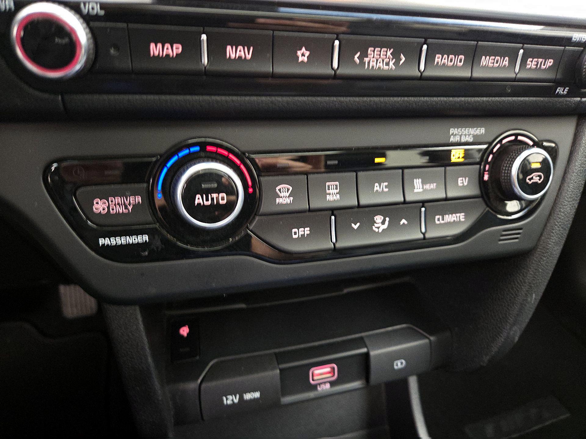 Thumbnail: 2020 Kia Niro - 16
