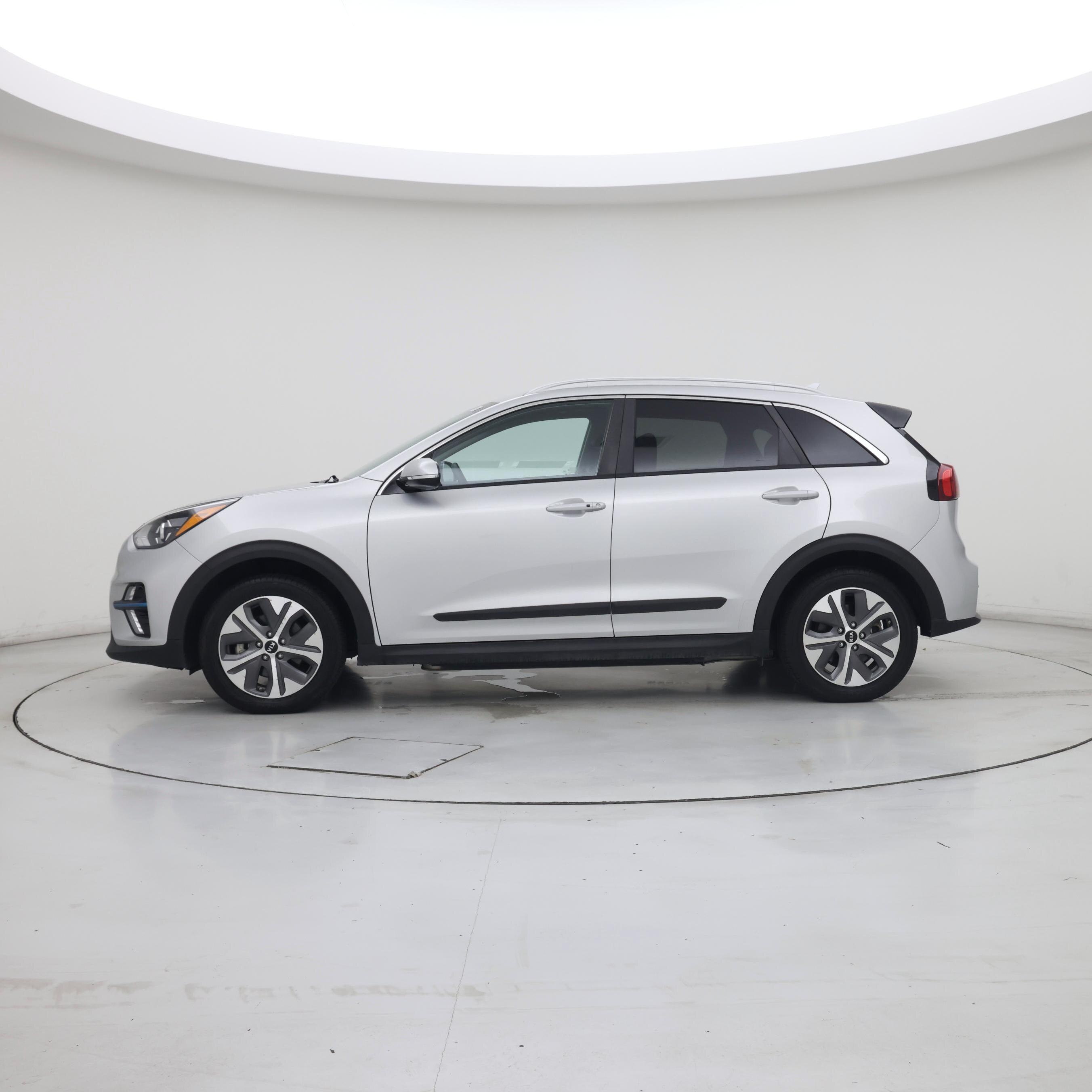 Thumbnail: 2020 Kia Niro - 3