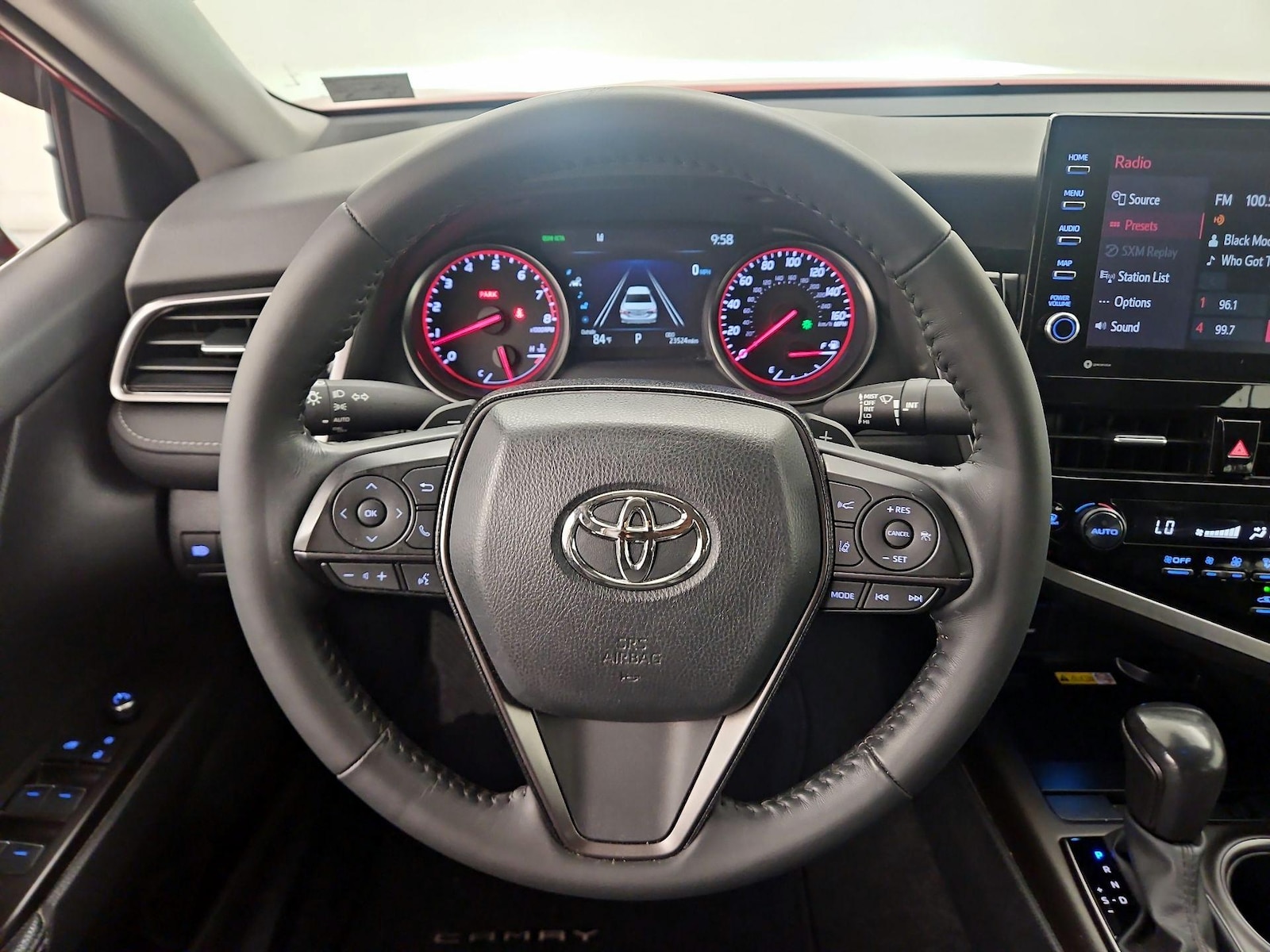 2022 Toyota Camry XSE - Photo 11