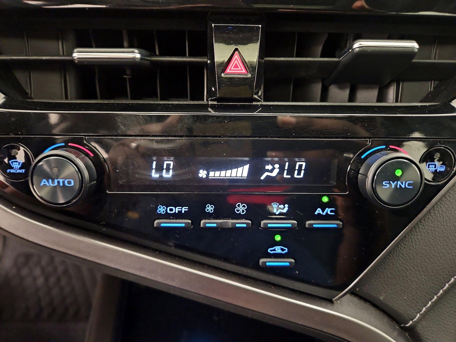 2022 Toyota Camry XSE - Photo 17