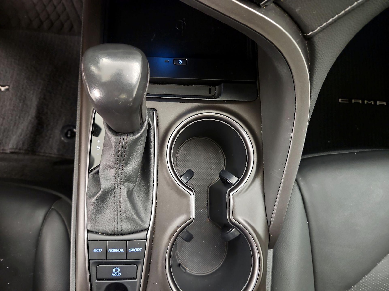 2022 Toyota Camry XSE - Photo 18