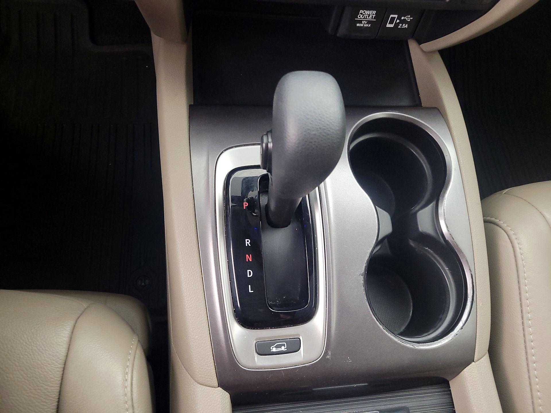 Thumbnail: 2020 Honda Pilot - 17