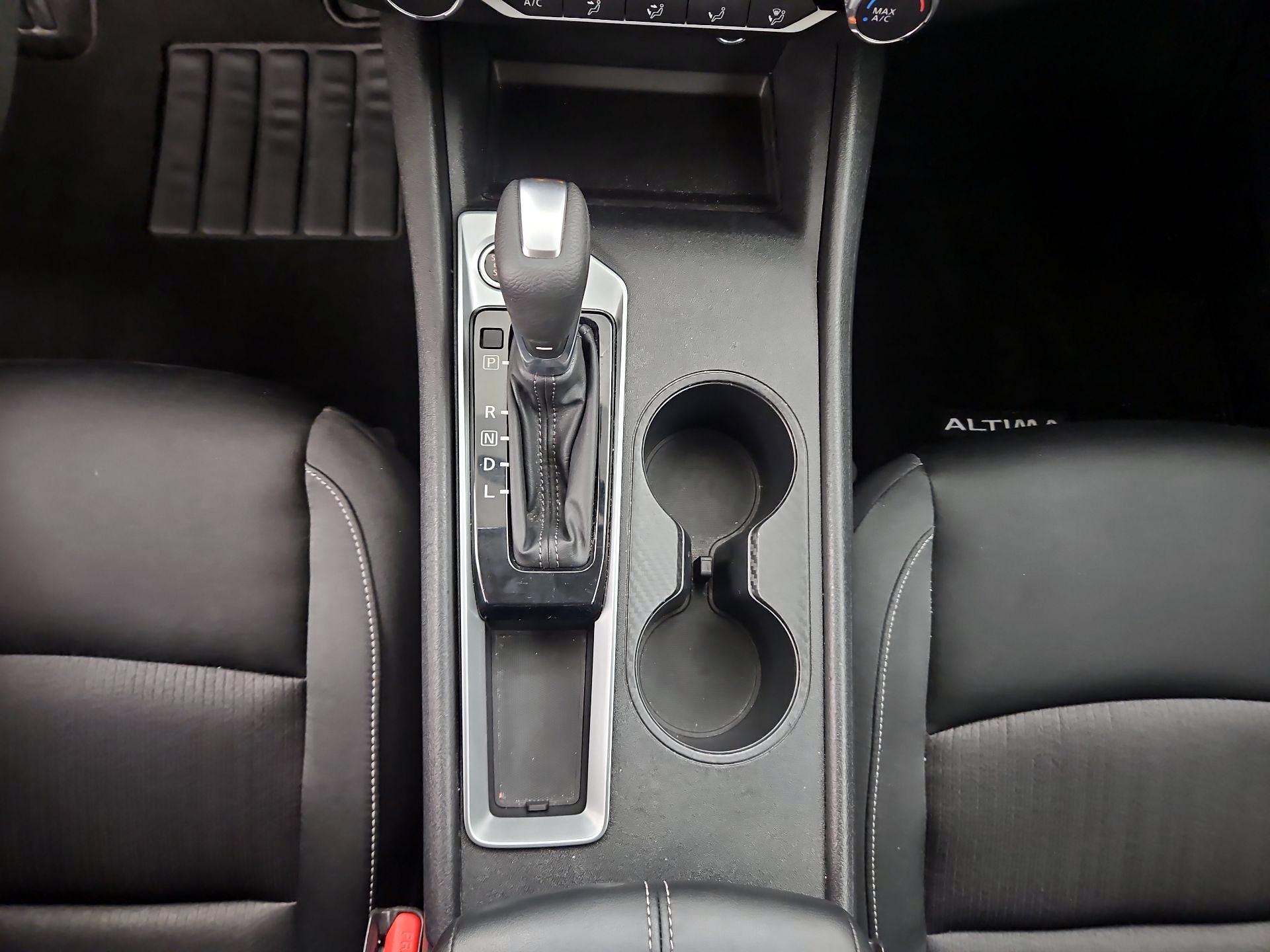 Thumbnail: 2019 Nissan Altima - 17