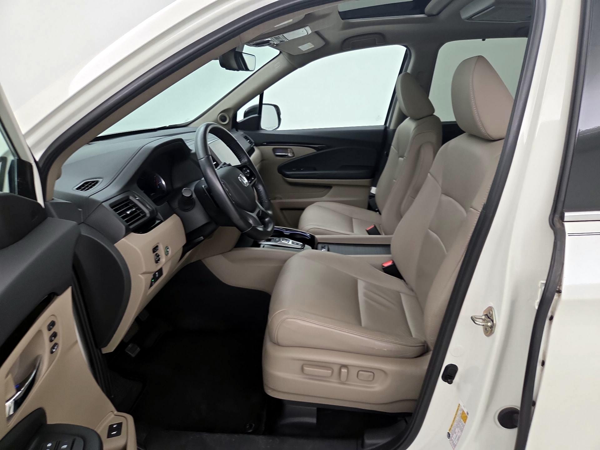Thumbnail: 2019 Honda Pilot - 11