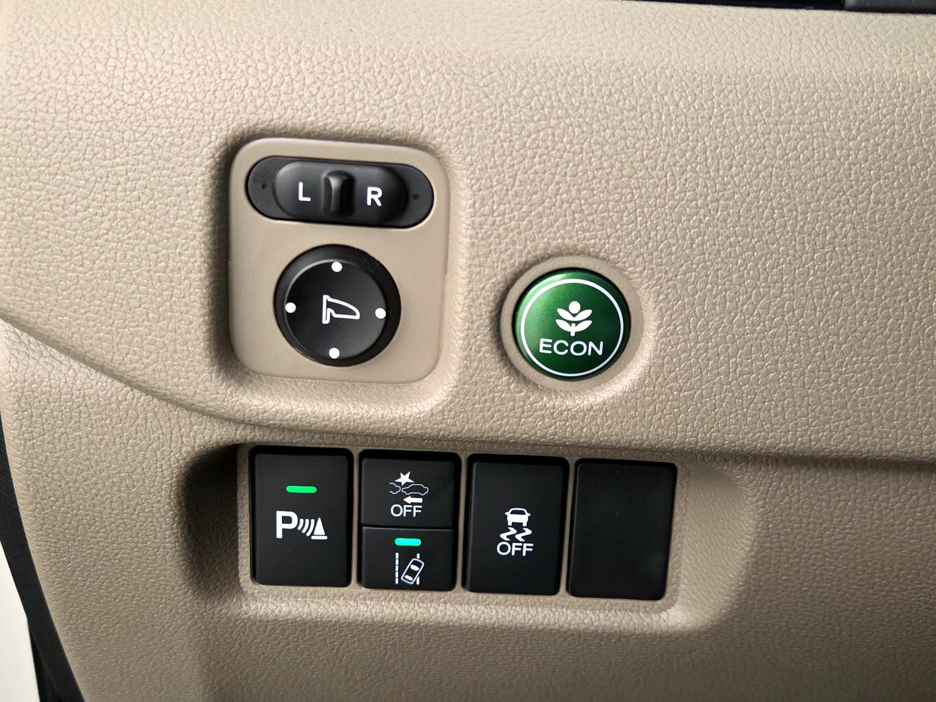 Thumbnail: 2019 Honda Pilot - 13