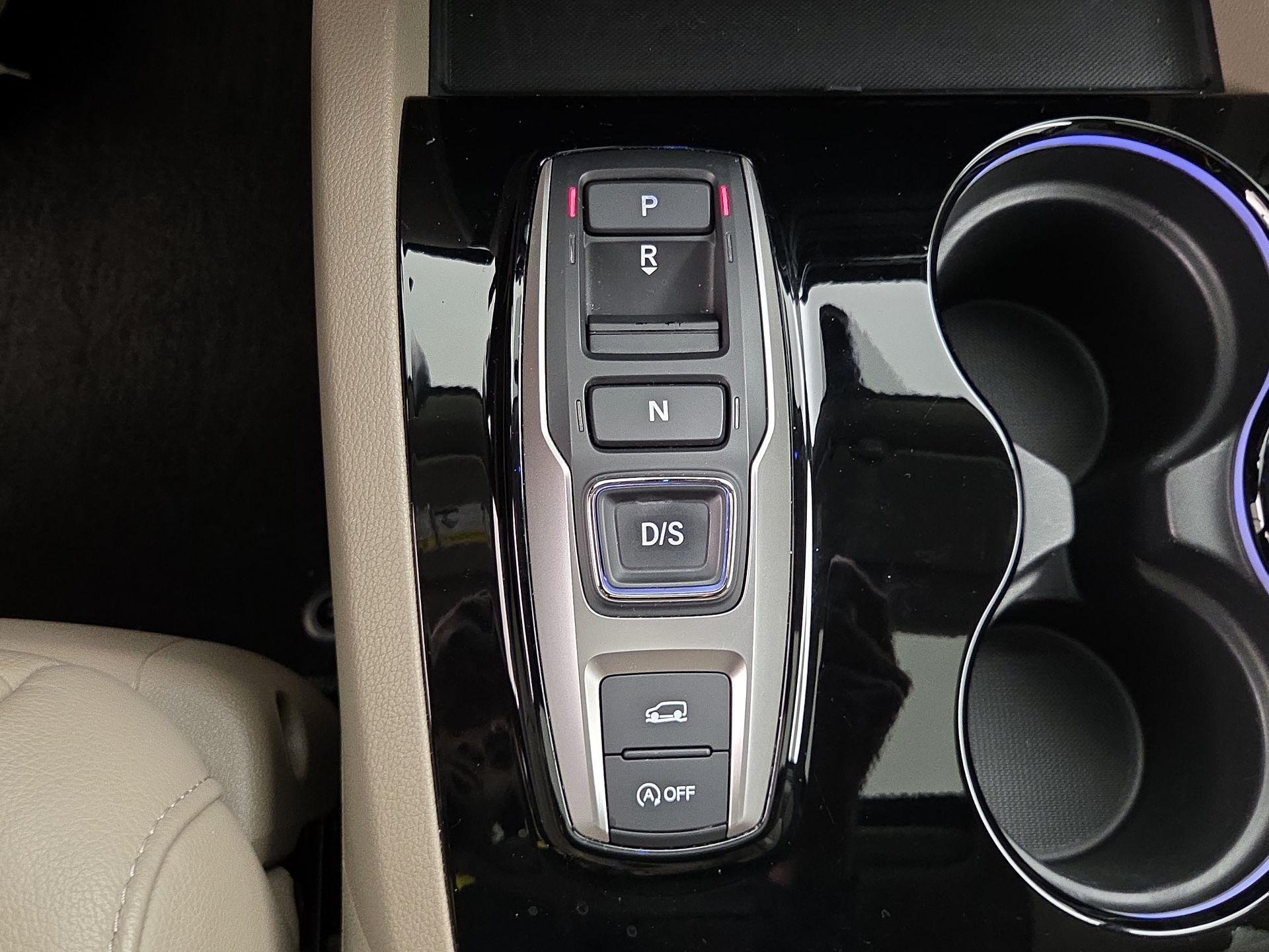 Thumbnail: 2019 Honda Pilot - 18