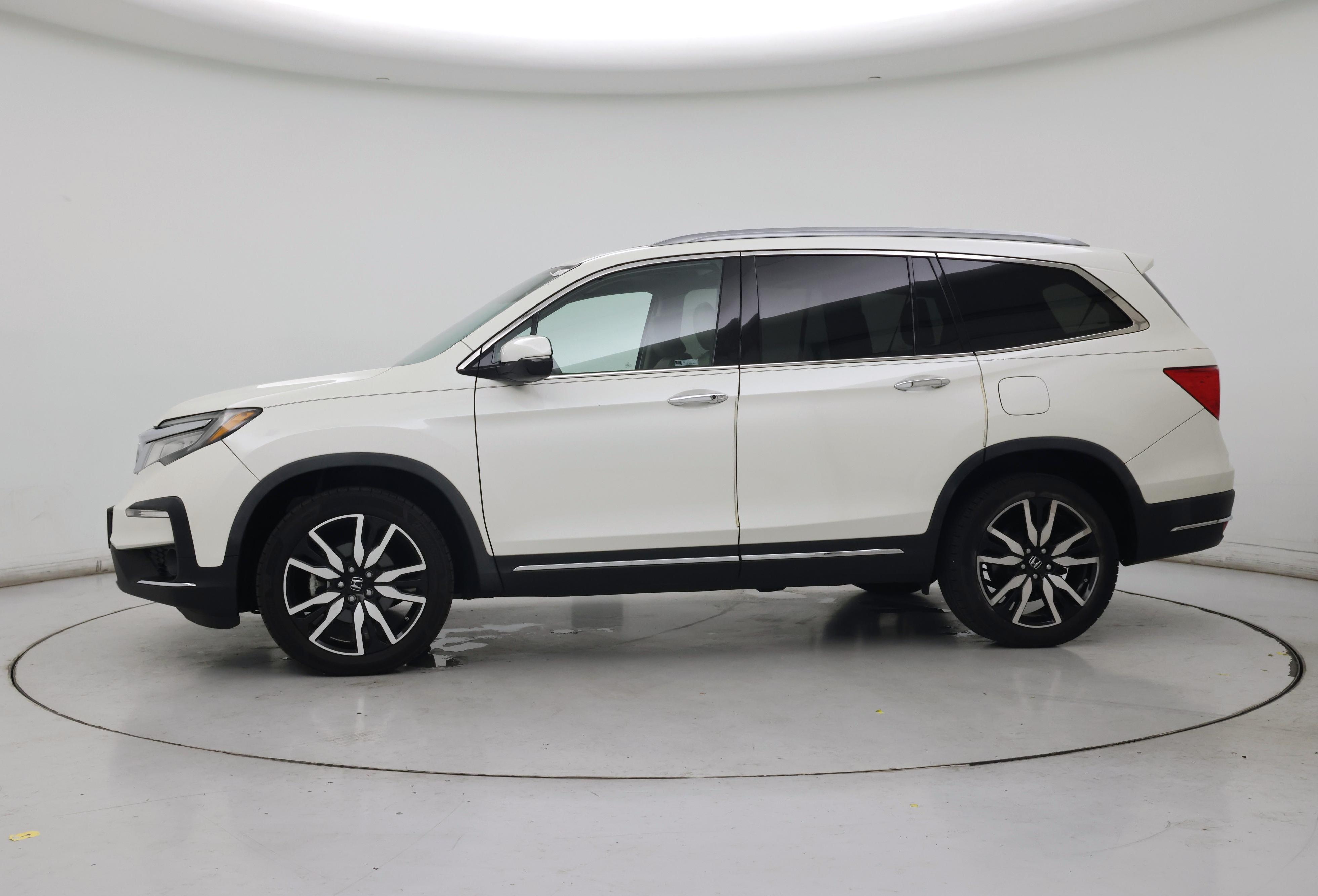 Thumbnail: 2019 Honda Pilot - 3