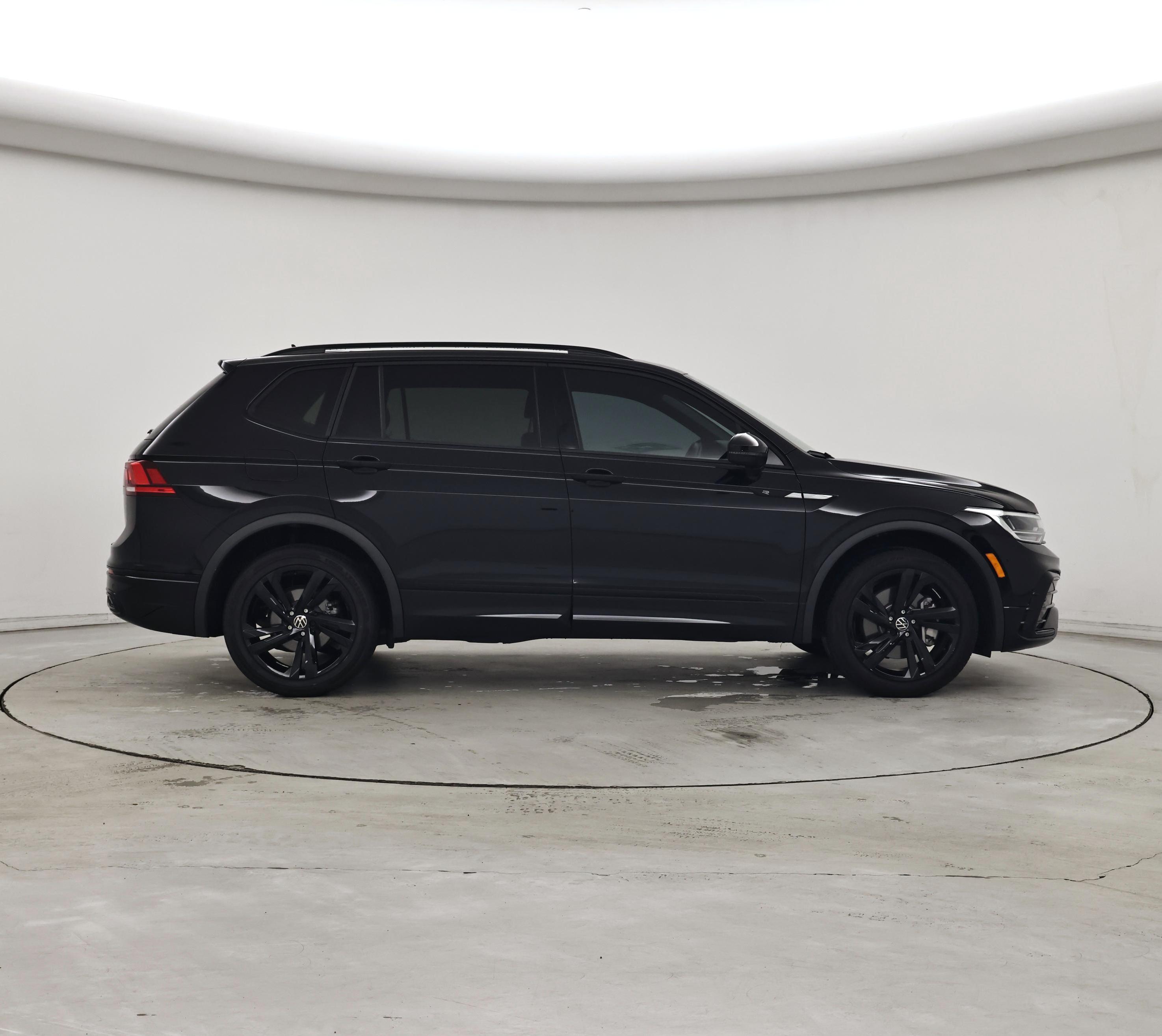 Thumbnail: 2024 Volkswagen Tiguan - 7
