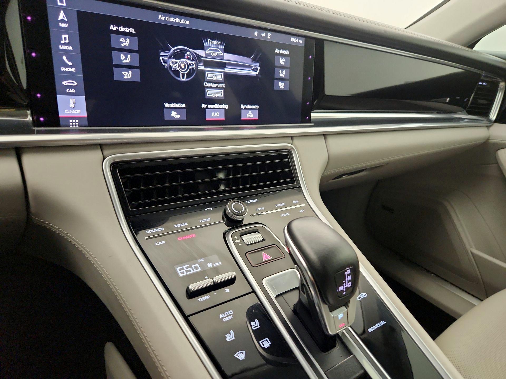 Thumbnail: 2018 Porsche Panamera - 17