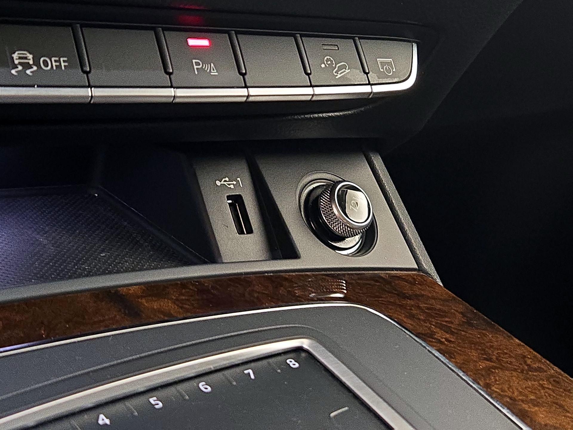 Thumbnail: 2018 Audi Q5 - 18