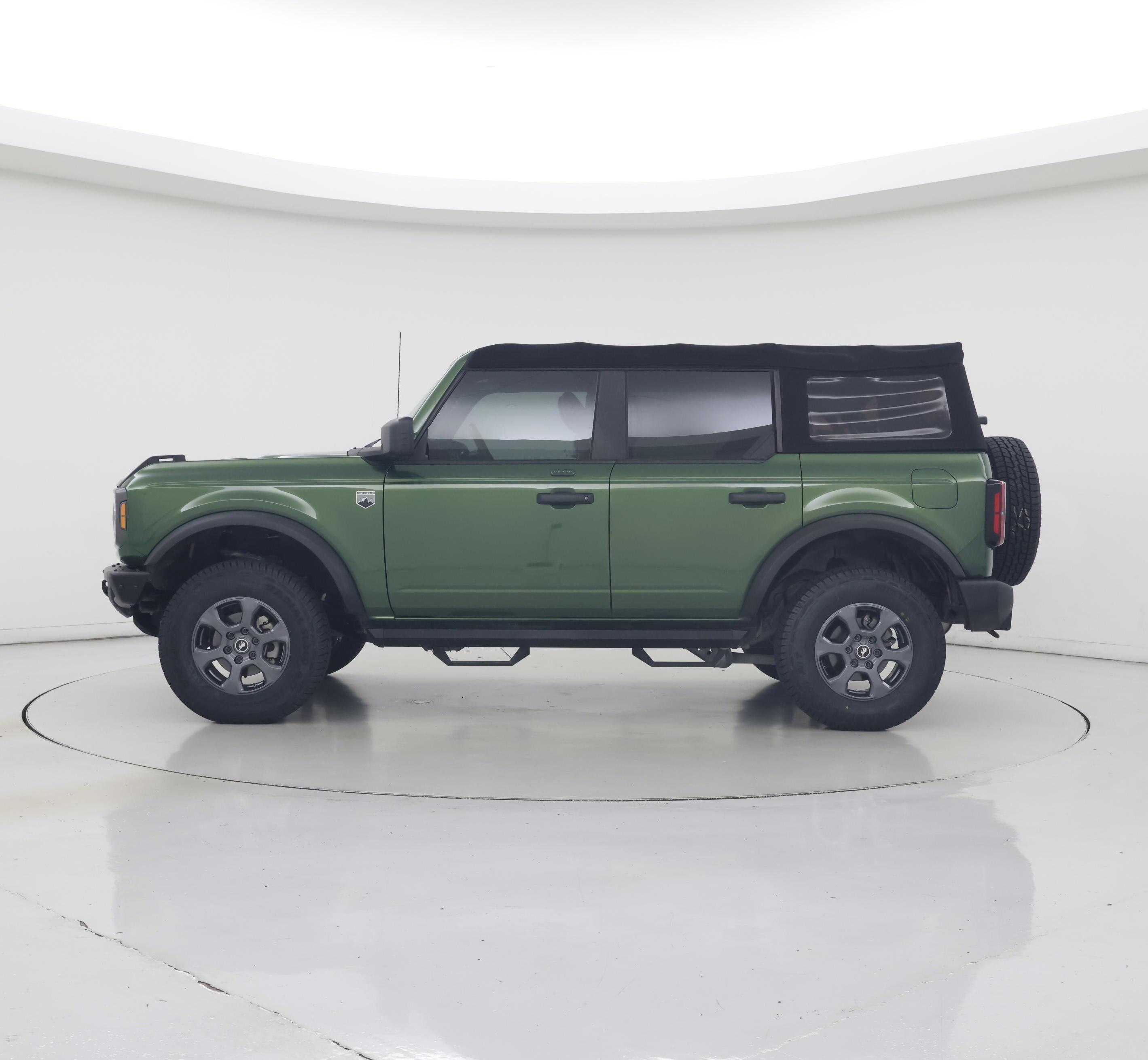 Thumbnail: 2022 Ford Bronco - 3