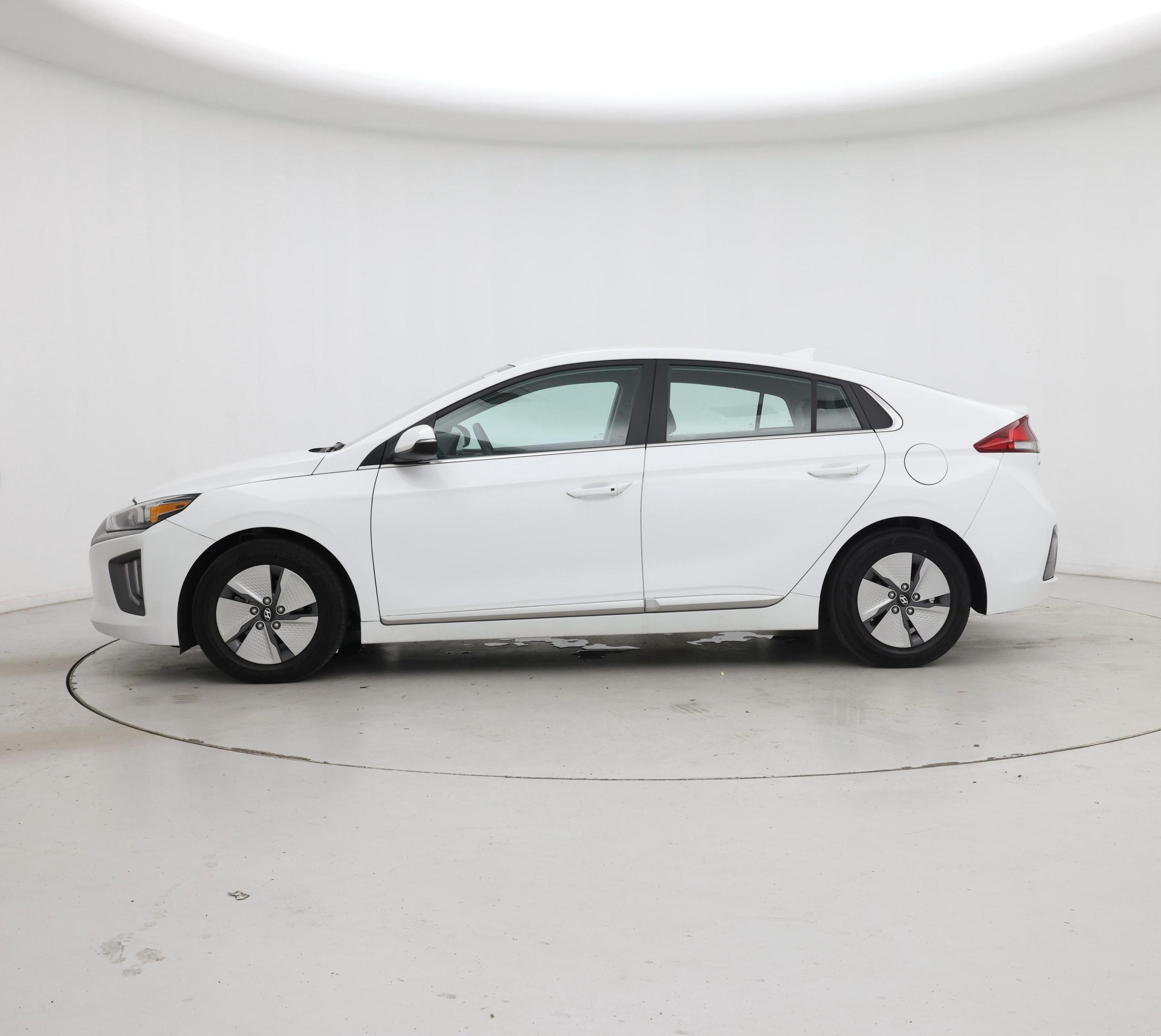 Thumbnail: 2021 Hyundai Ioniq - 3