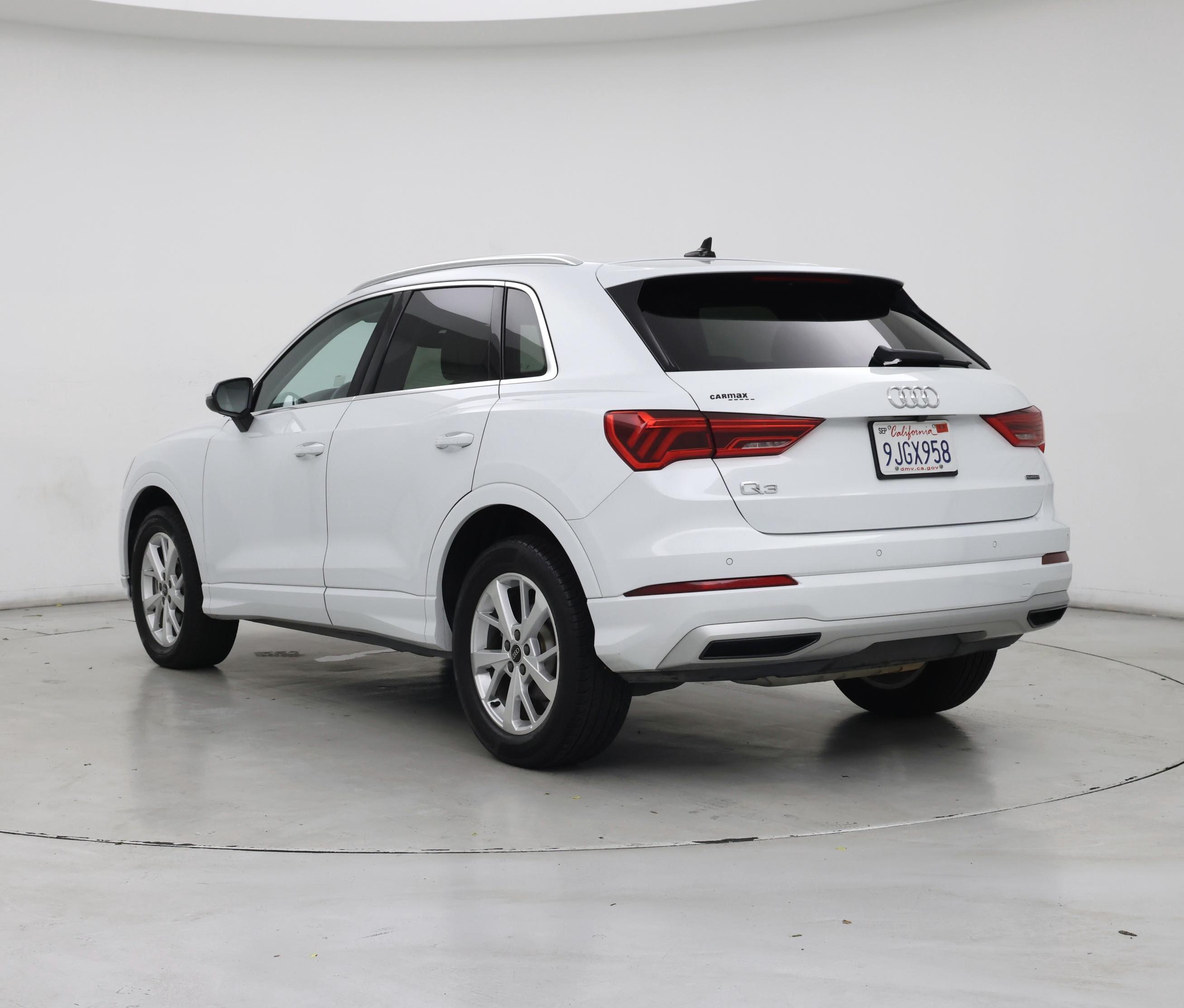 Thumbnail: 2023 Audi Q3 - 2