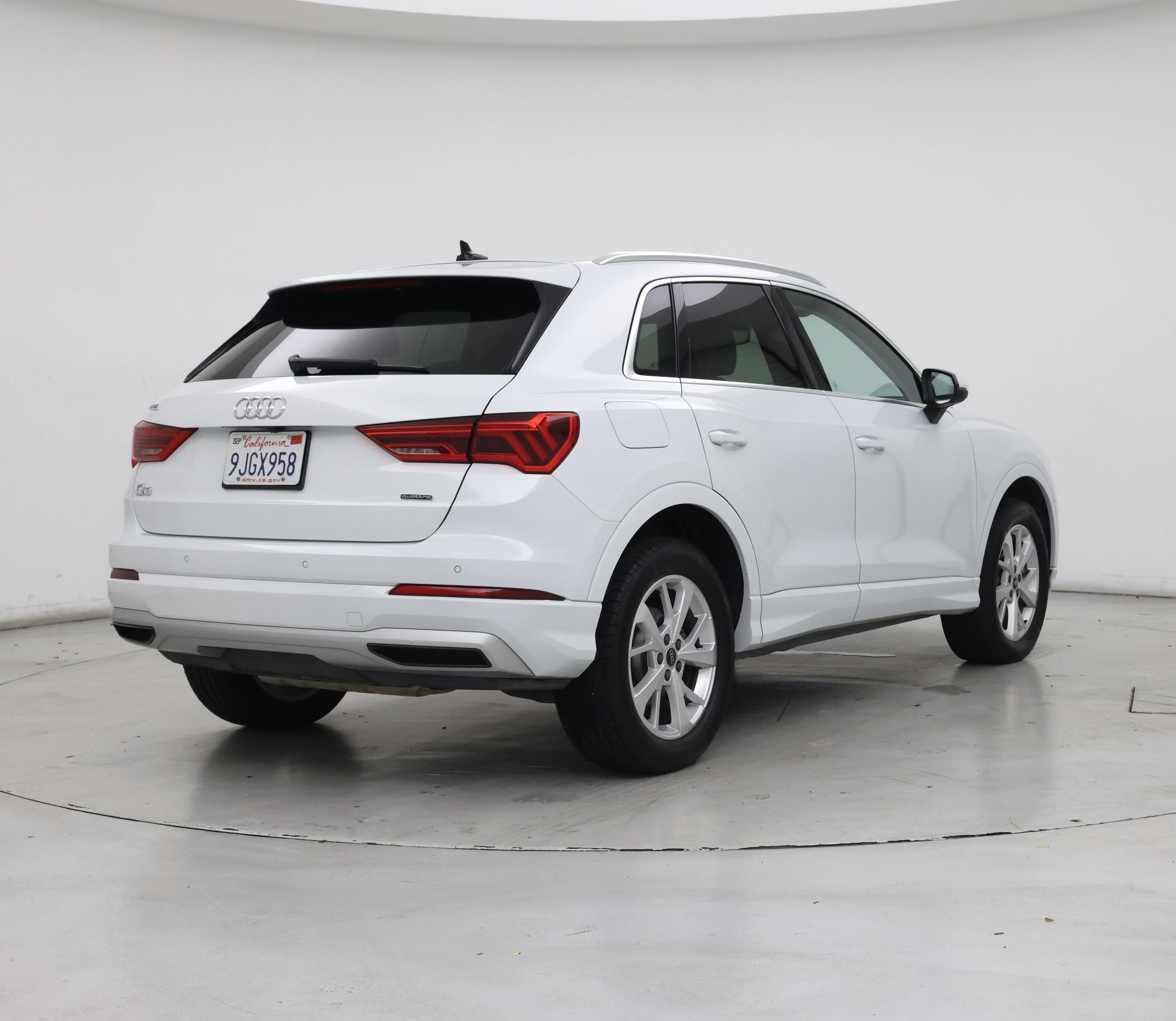 Thumbnail: 2023 Audi Q3 - 8