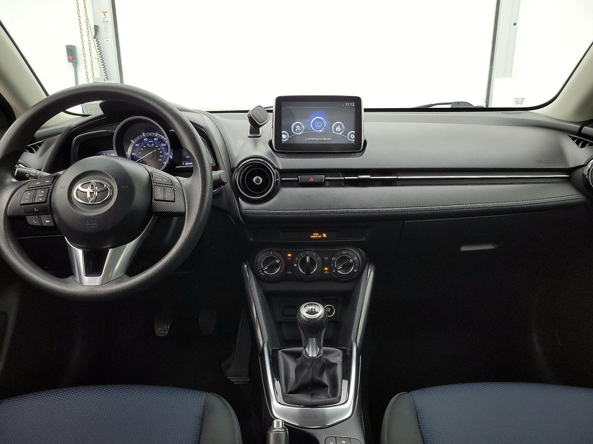 Thumbnail: 2017 Toyota Yaris iA - 9