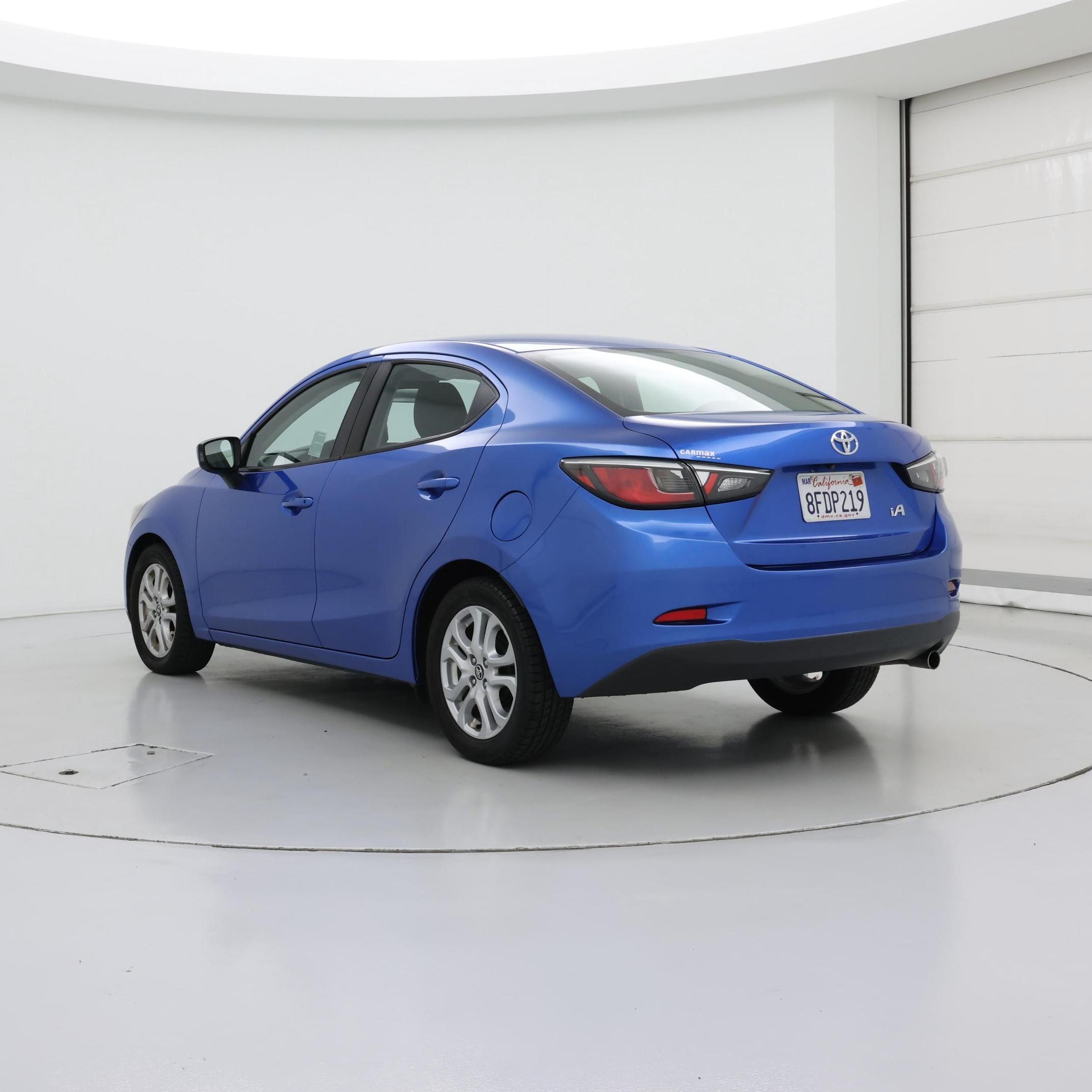Thumbnail: 2017 Toyota Yaris iA - 2
