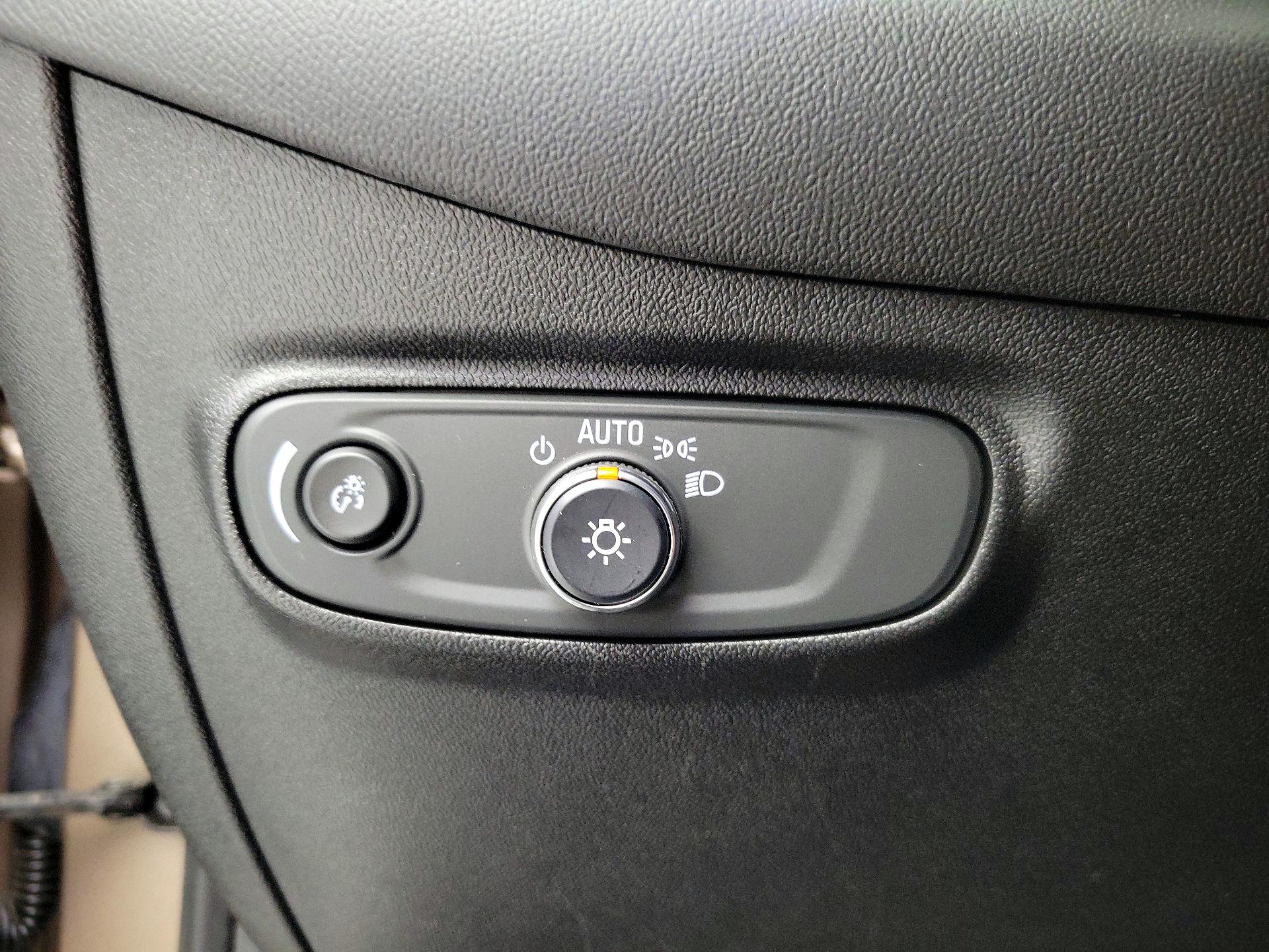 Thumbnail: 2019 Chevrolet Equinox - 13