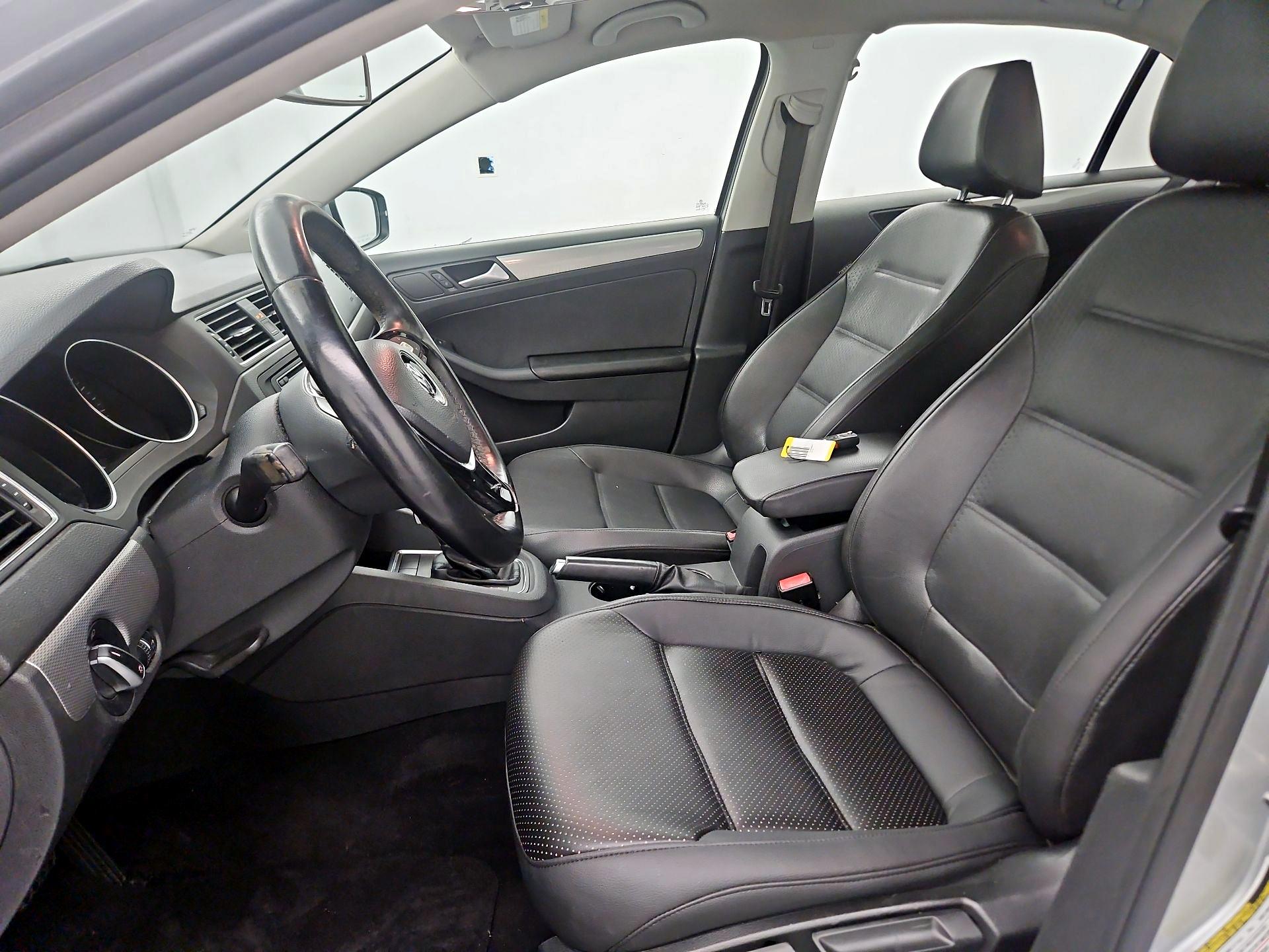 Thumbnail: 2015 Volkswagen Jetta - 9