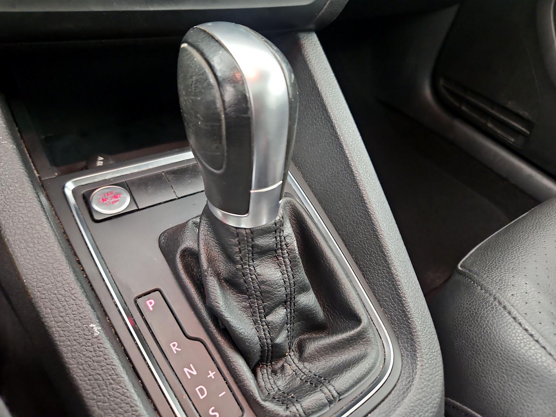 Thumbnail: 2015 Volkswagen Jetta - 15