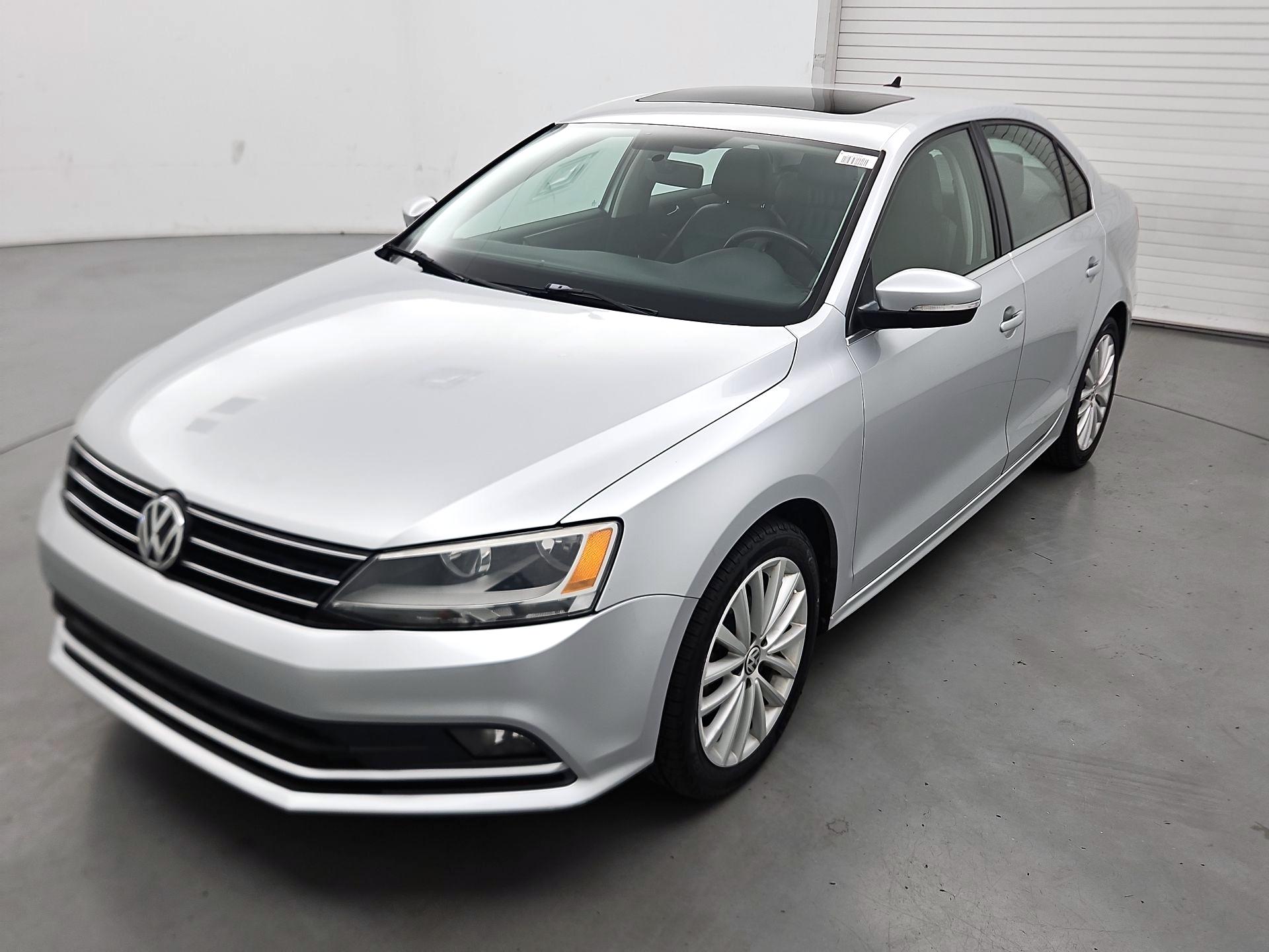 Thumbnail: 2015 Volkswagen Jetta - 3
