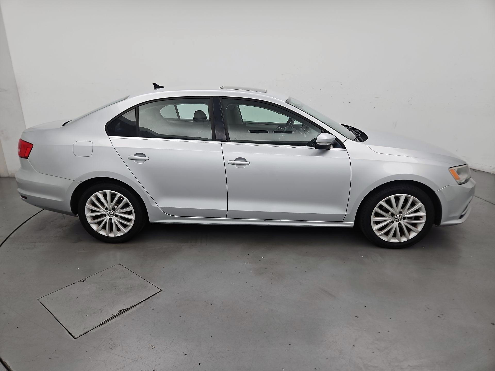 Thumbnail: 2015 Volkswagen Jetta - 4