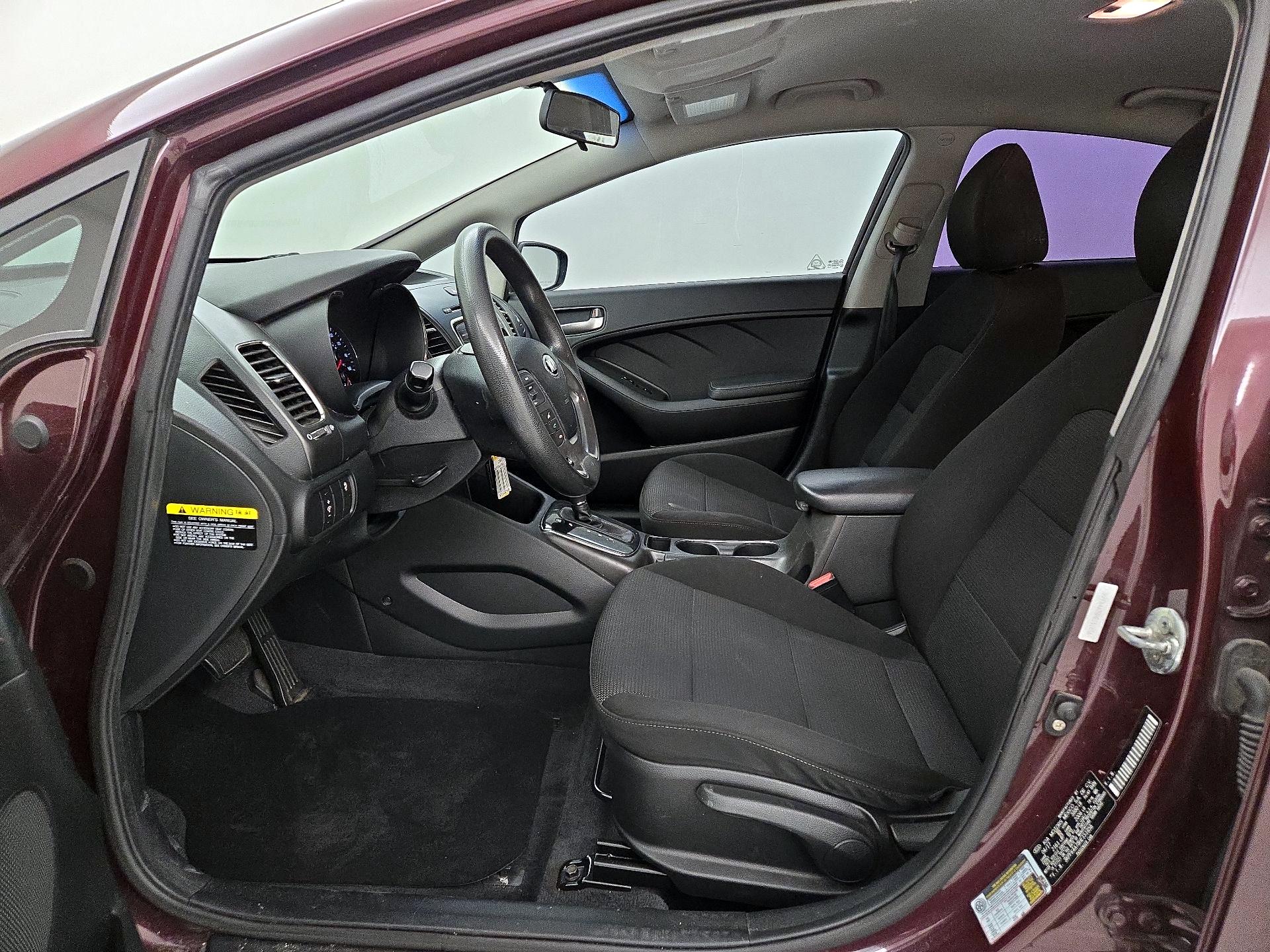 Thumbnail: 2017 Kia Forte - 11