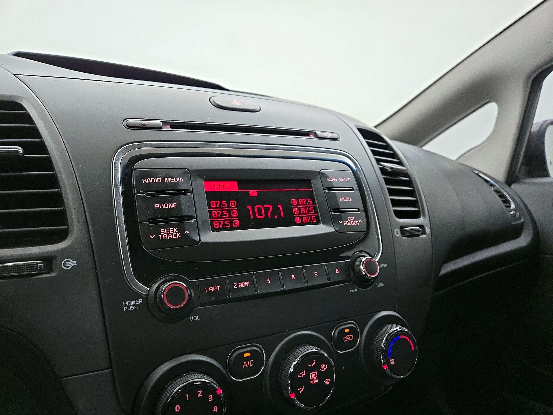 Thumbnail: 2017 Kia Forte - 14