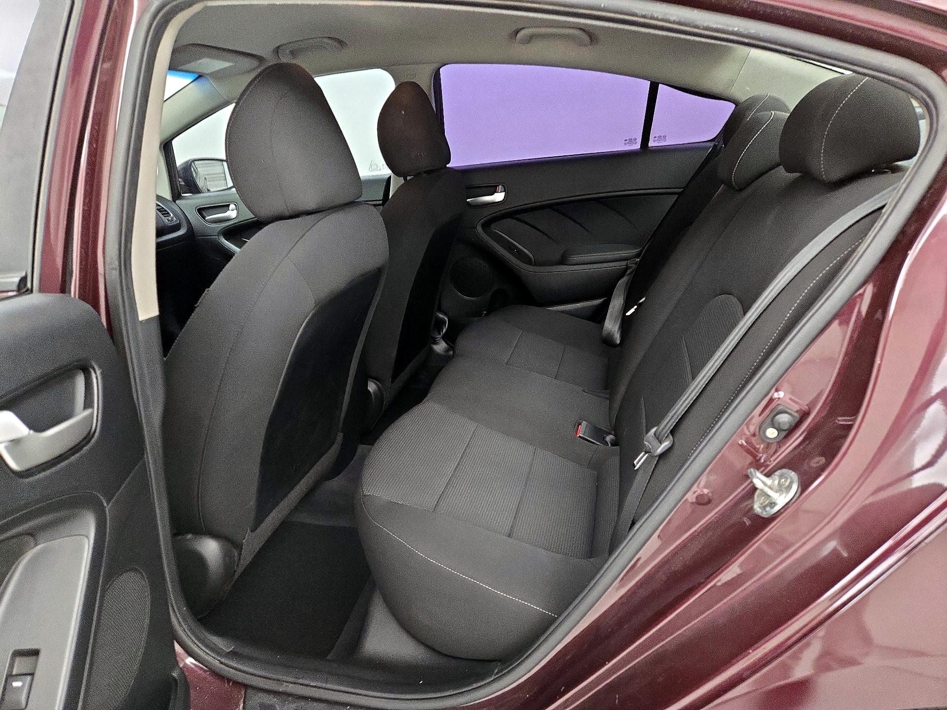 Thumbnail: 2017 Kia Forte - 18