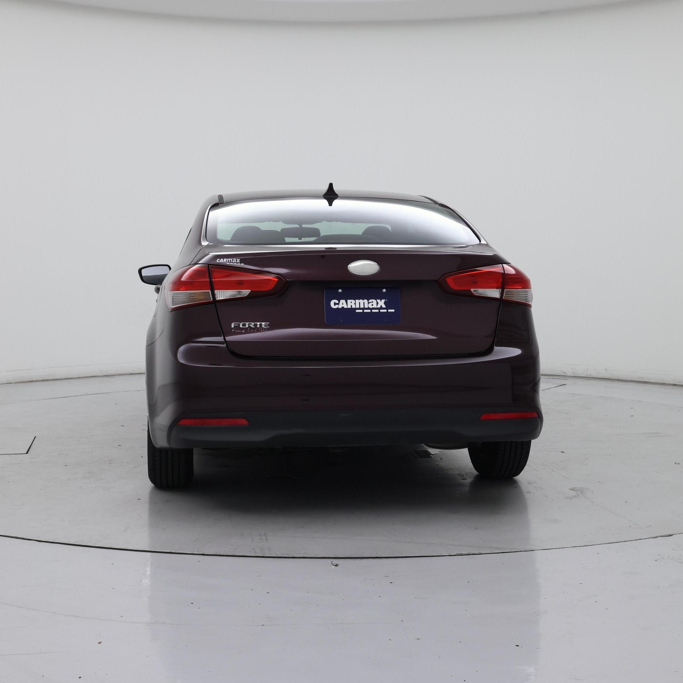 Thumbnail: 2017 Kia Forte - 6