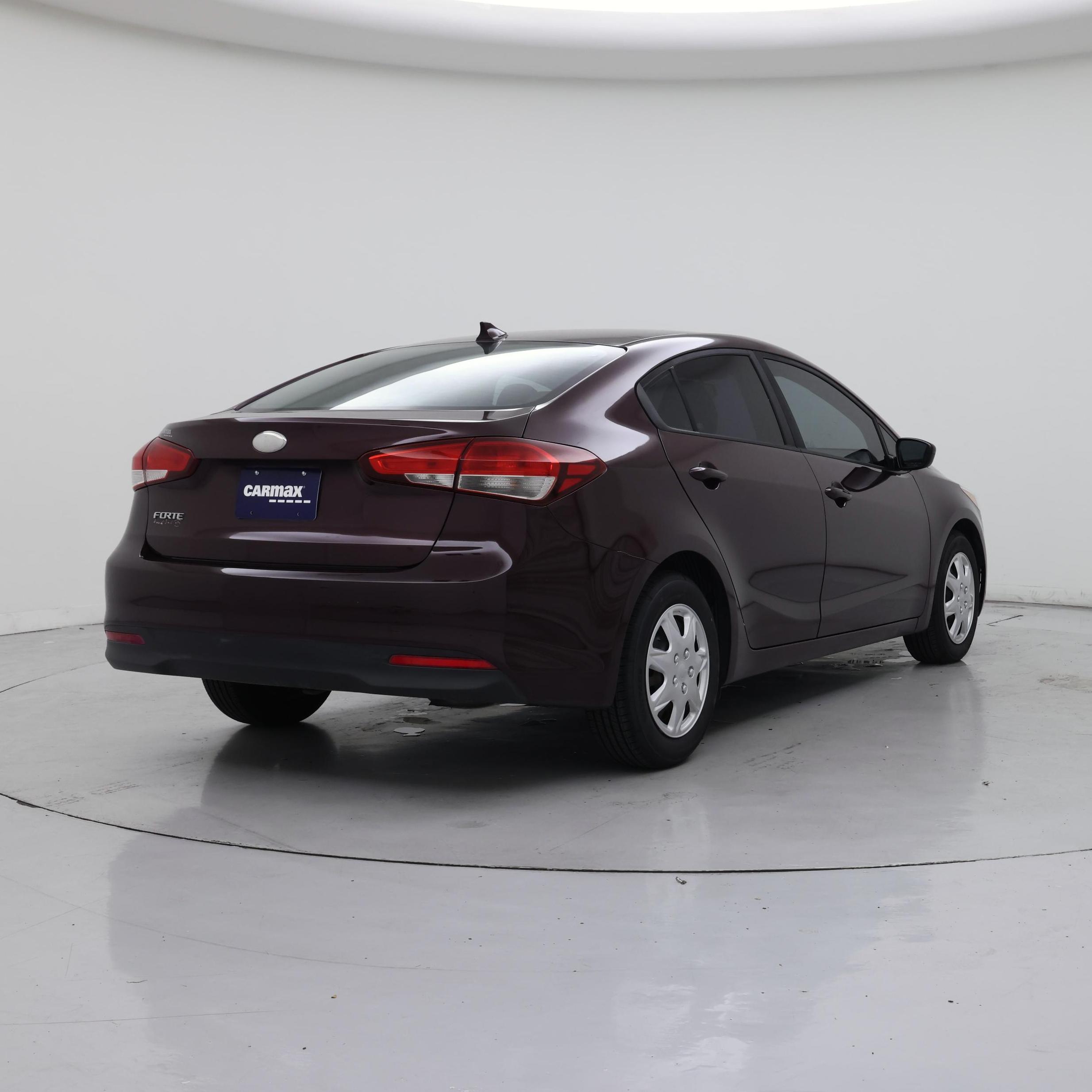 Thumbnail: 2017 Kia Forte - 8